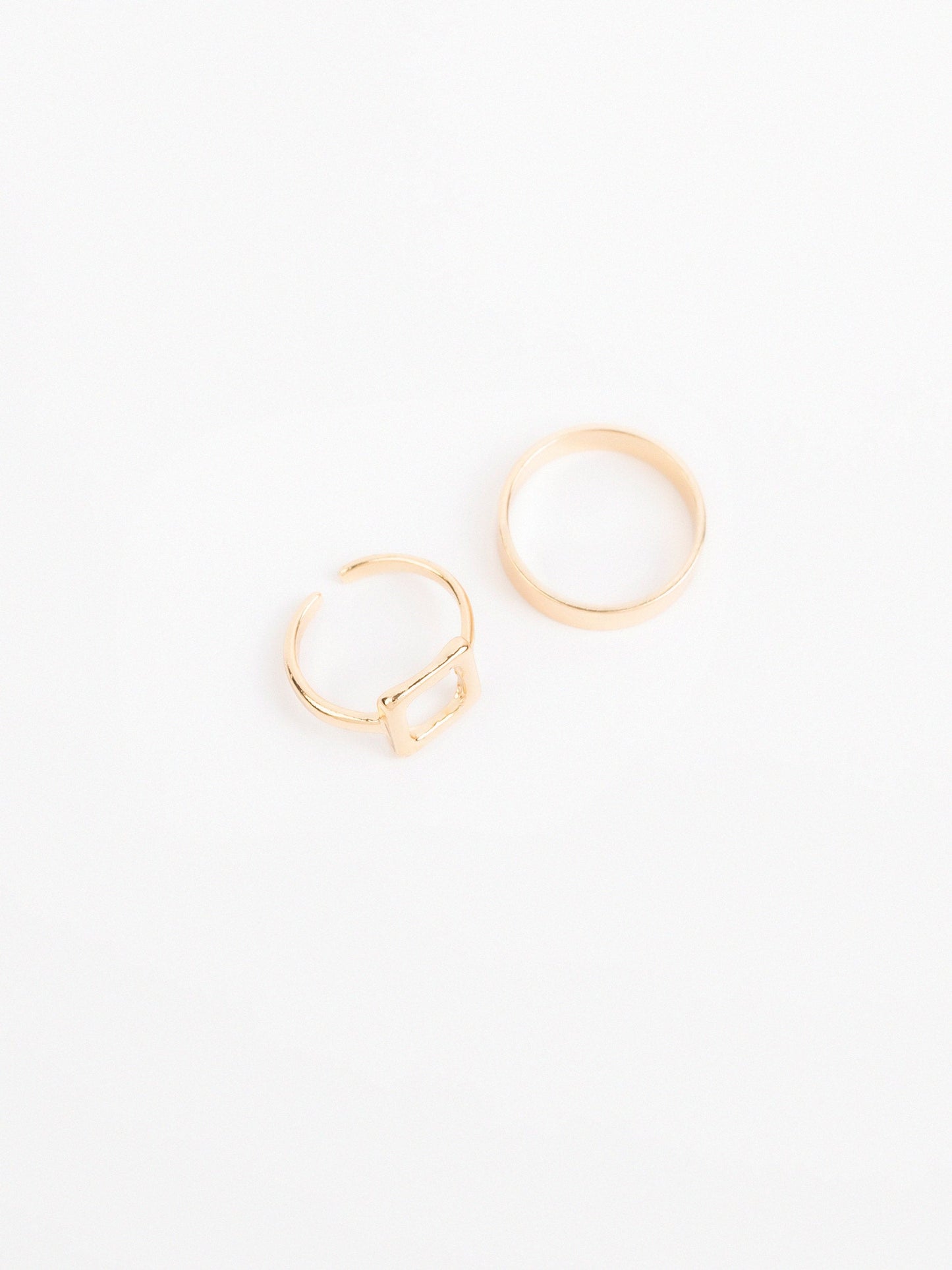 Hallow Ring Set
