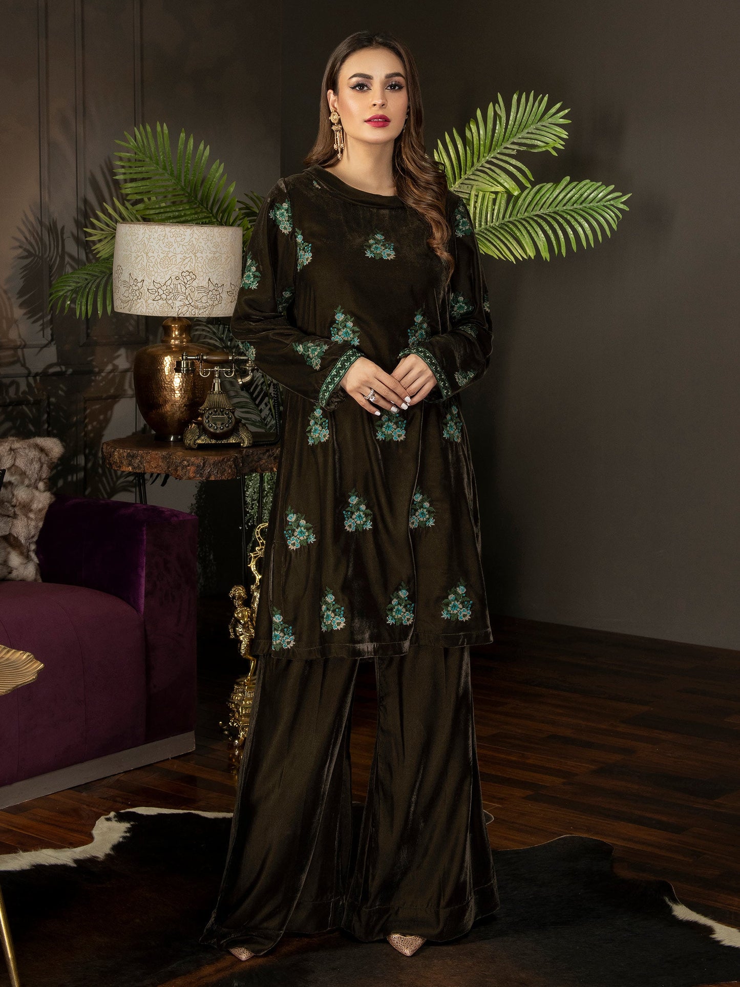 2 Piece Velvet Suit-Embroidered (Unstitched)