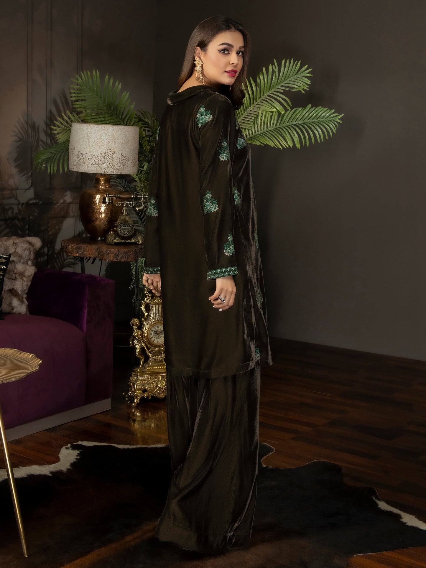 2 Piece Velvet Suit-Embroidered (Unstitched)