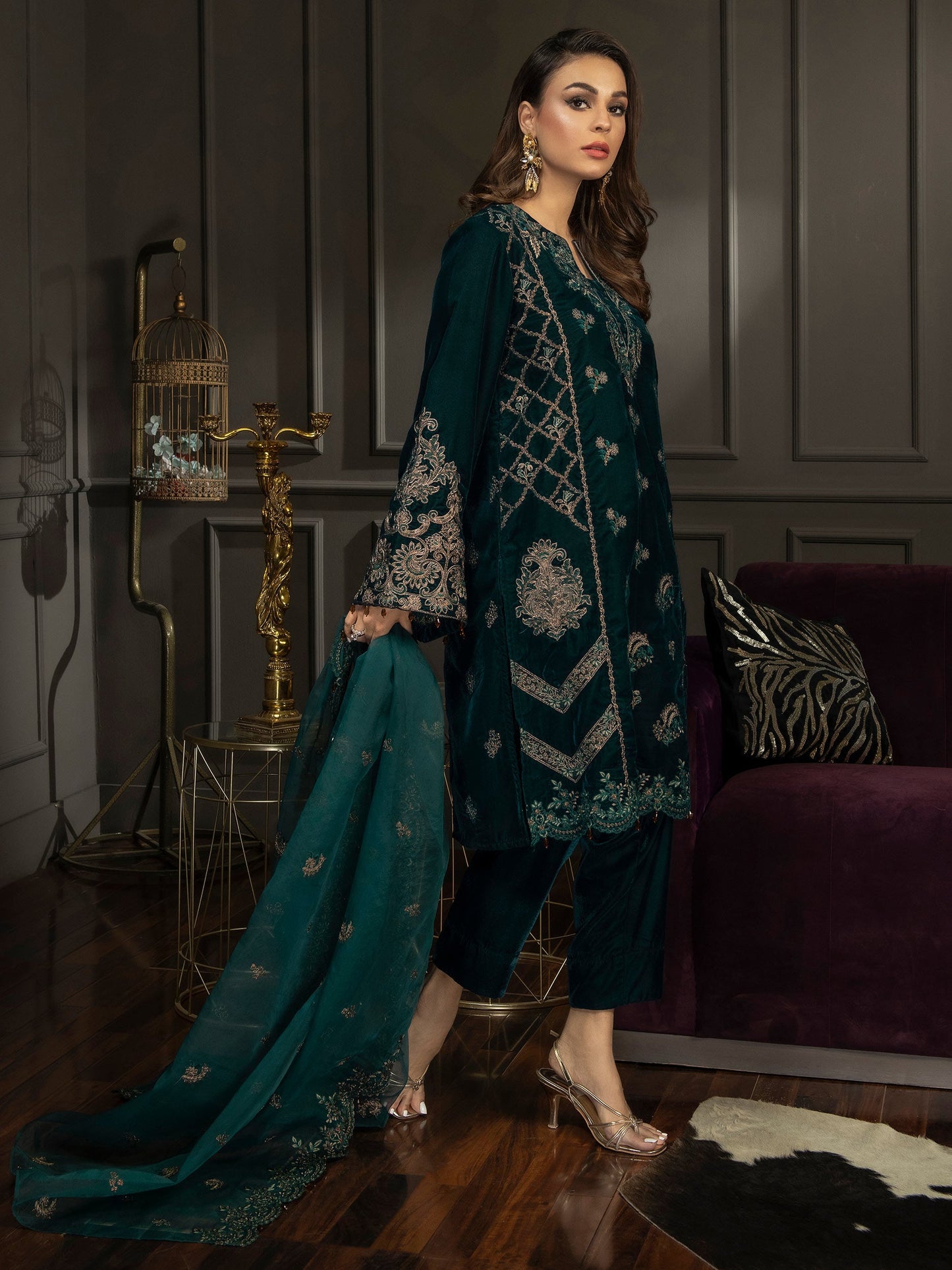 3 Piece Velvet Suit-Embroidered (Unstitched)