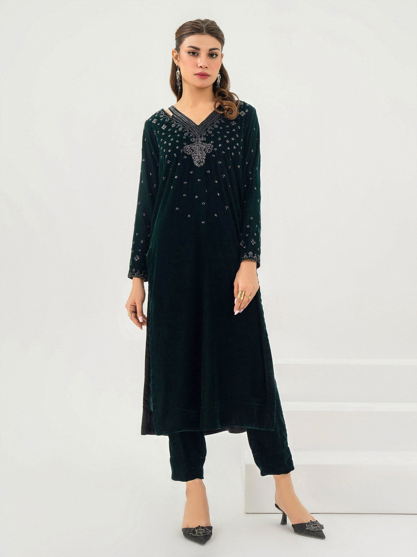 2 Piece Velvet Suit-Embroidered (Pret)