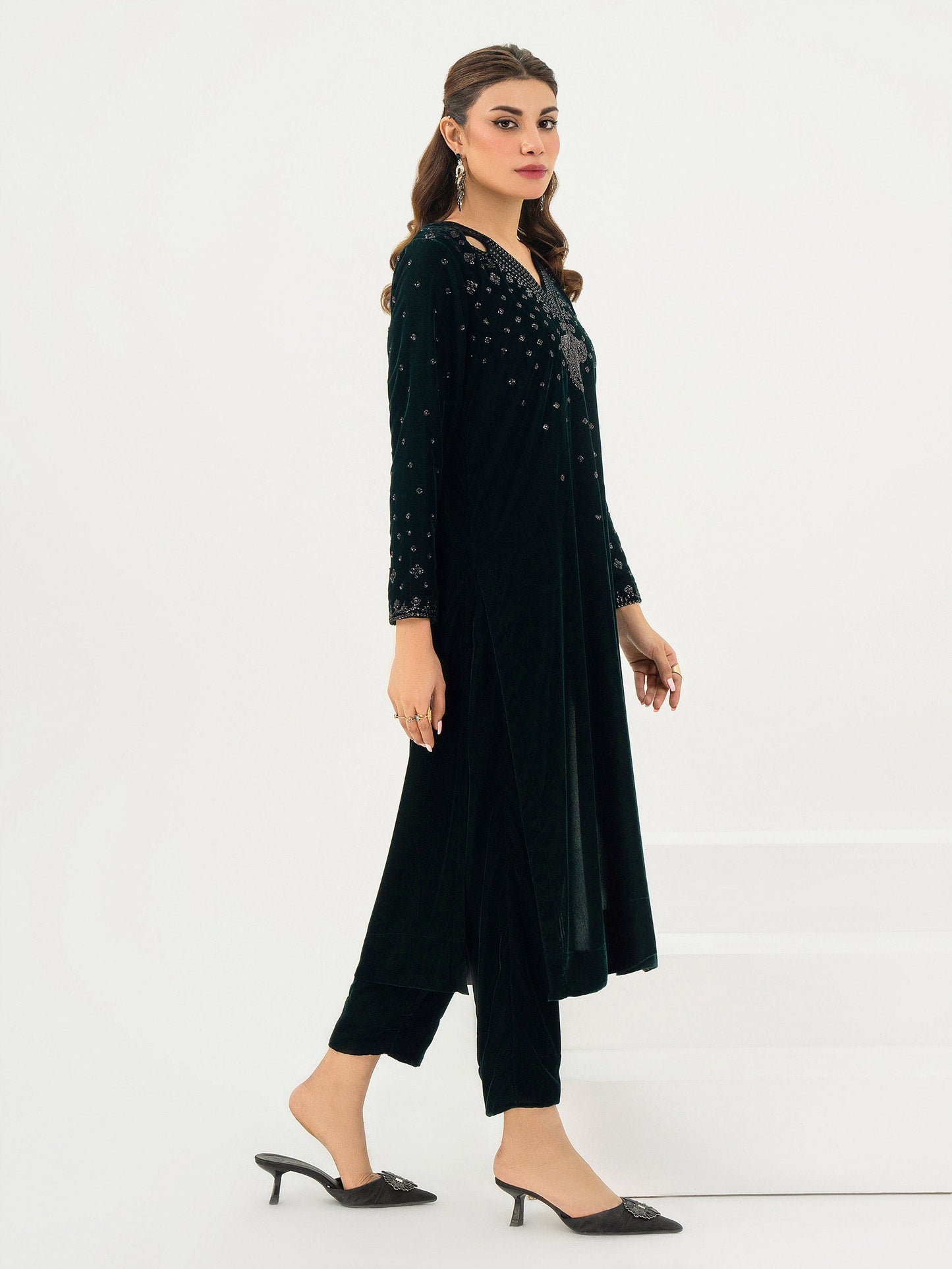2 Piece Velvet Suit-Embroidered (Pret)