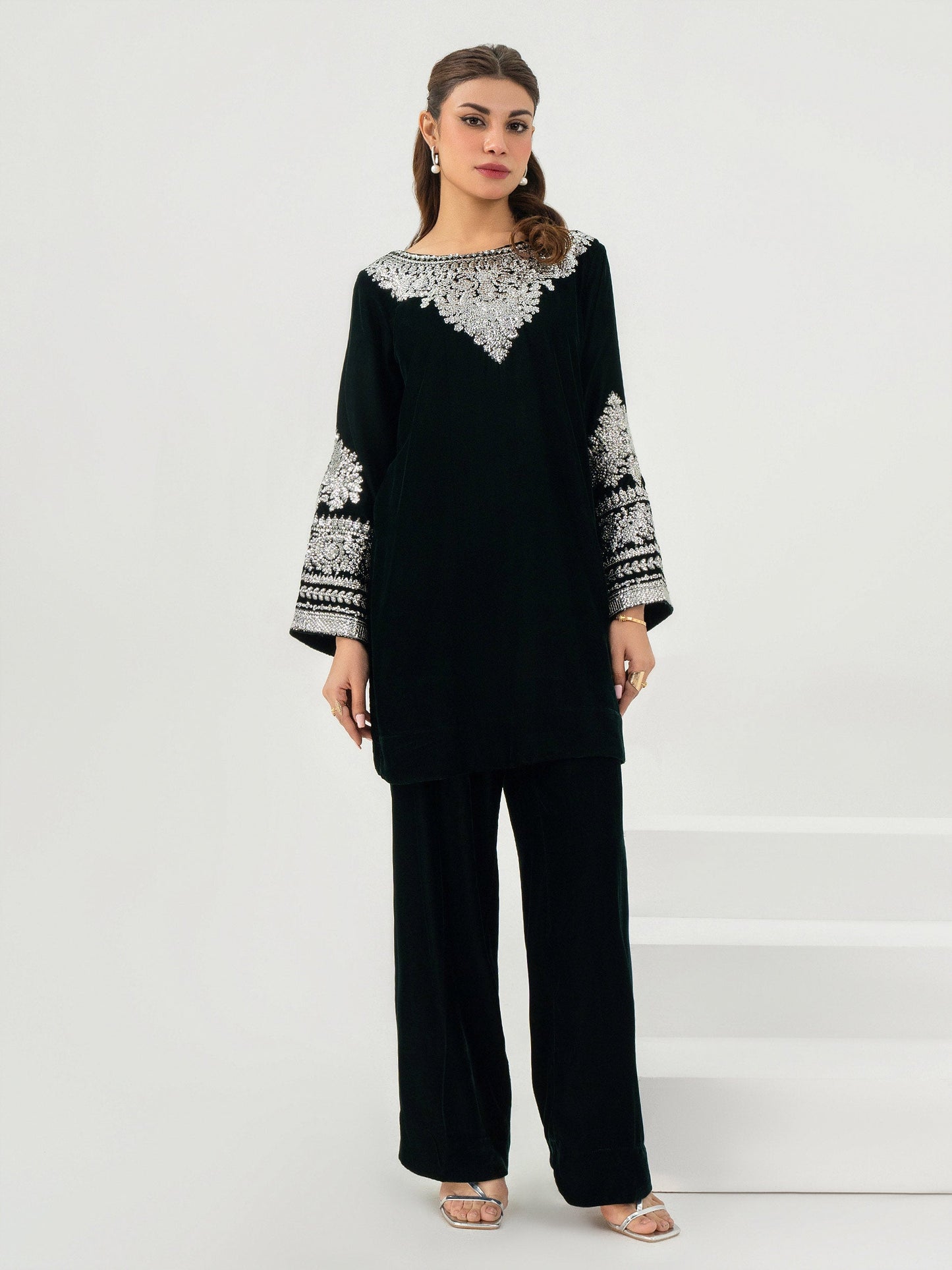 2 Piece Velvet Suit-Embroidered (Pret)