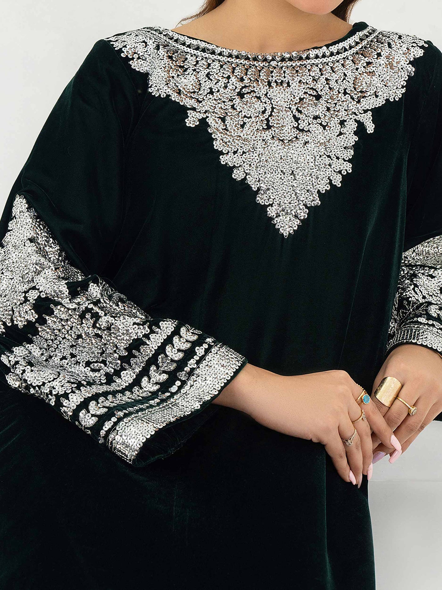2 Piece Velvet Suit-Embroidered (Pret)