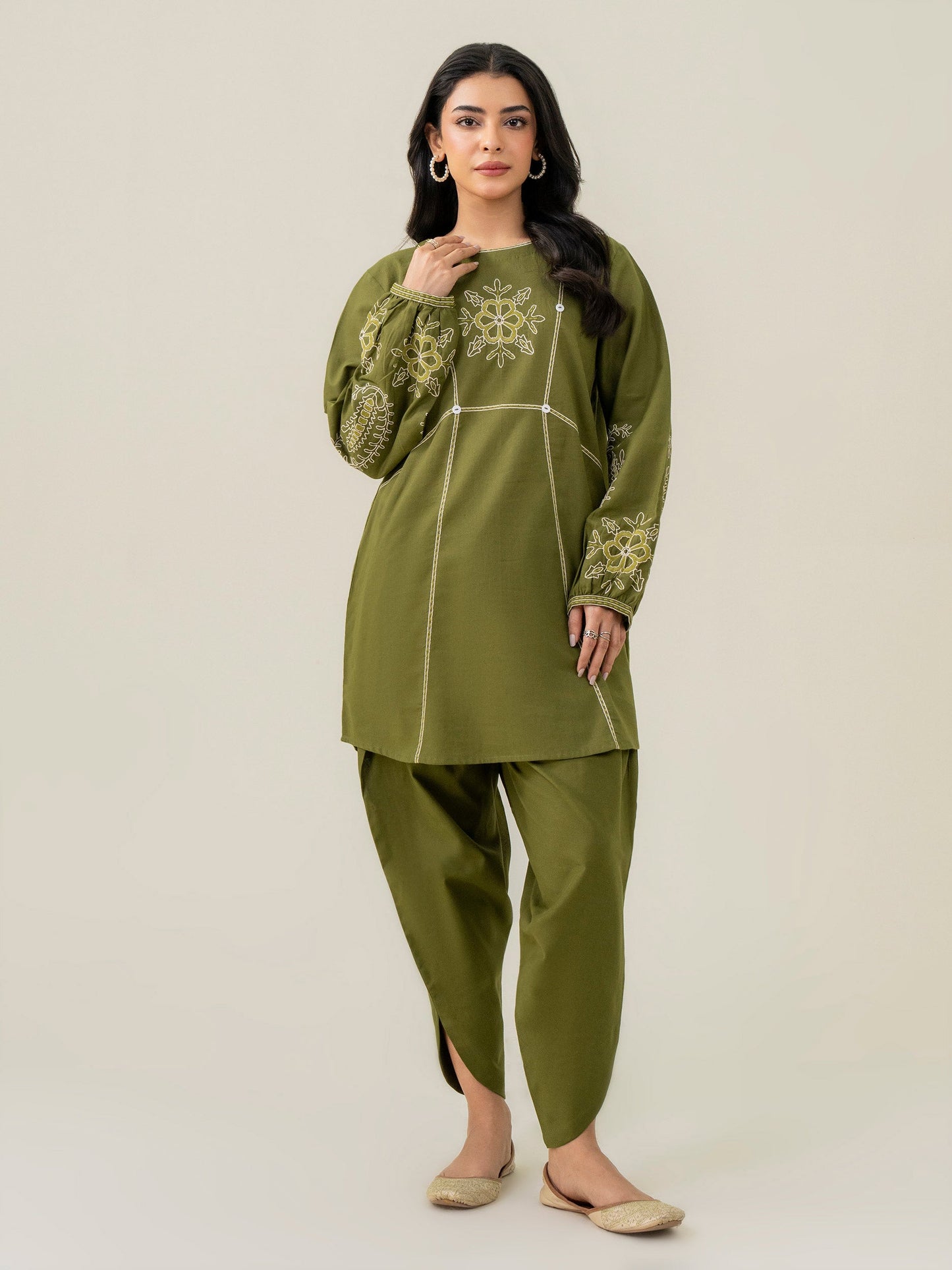 Khaddar Co-Ord Set-Embroidered (Pret)