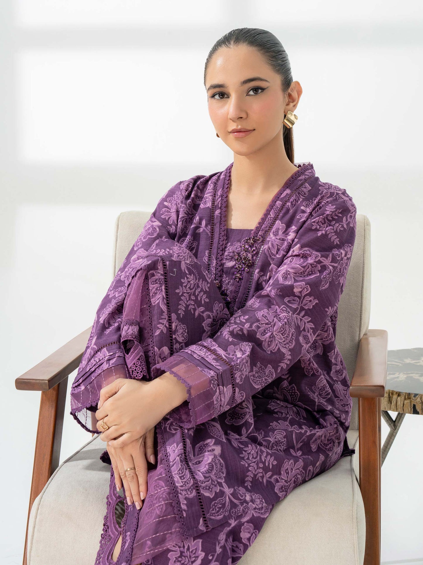 2 Piece Khaddar Suit-Embroidered (Pret)