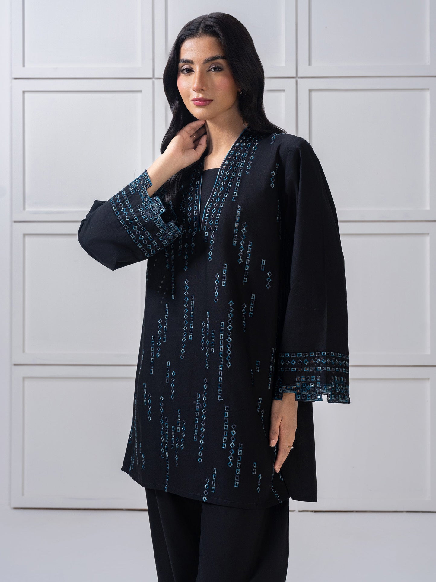 Lawn Co-Ord-Embroidered (Pret)