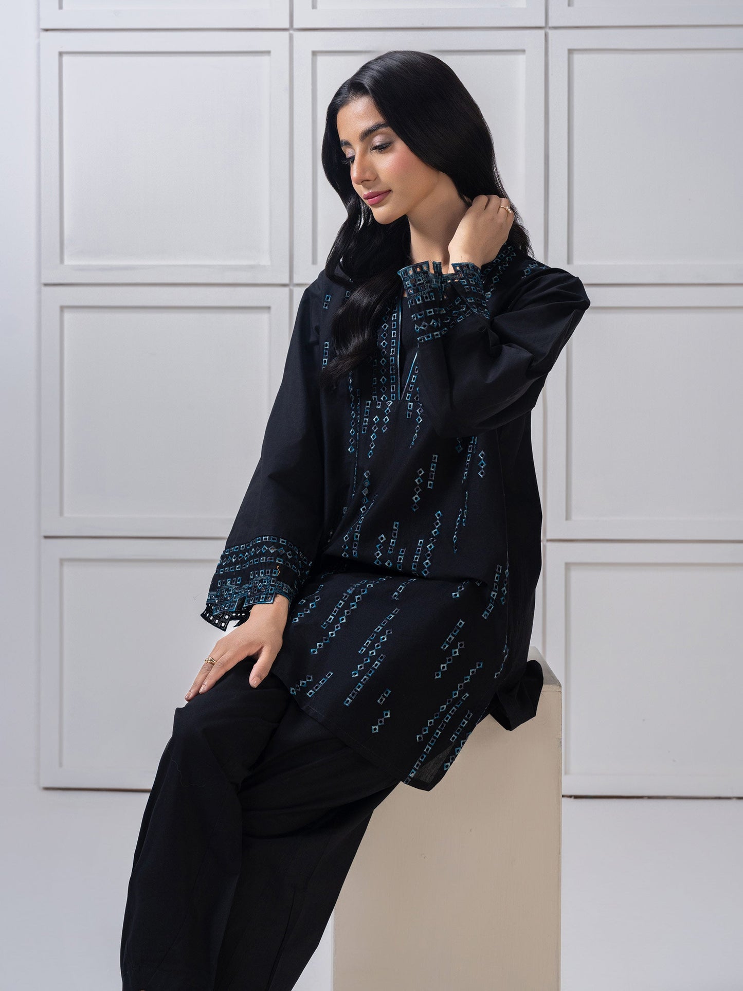 Lawn Co-Ord-Embroidered (Pret)