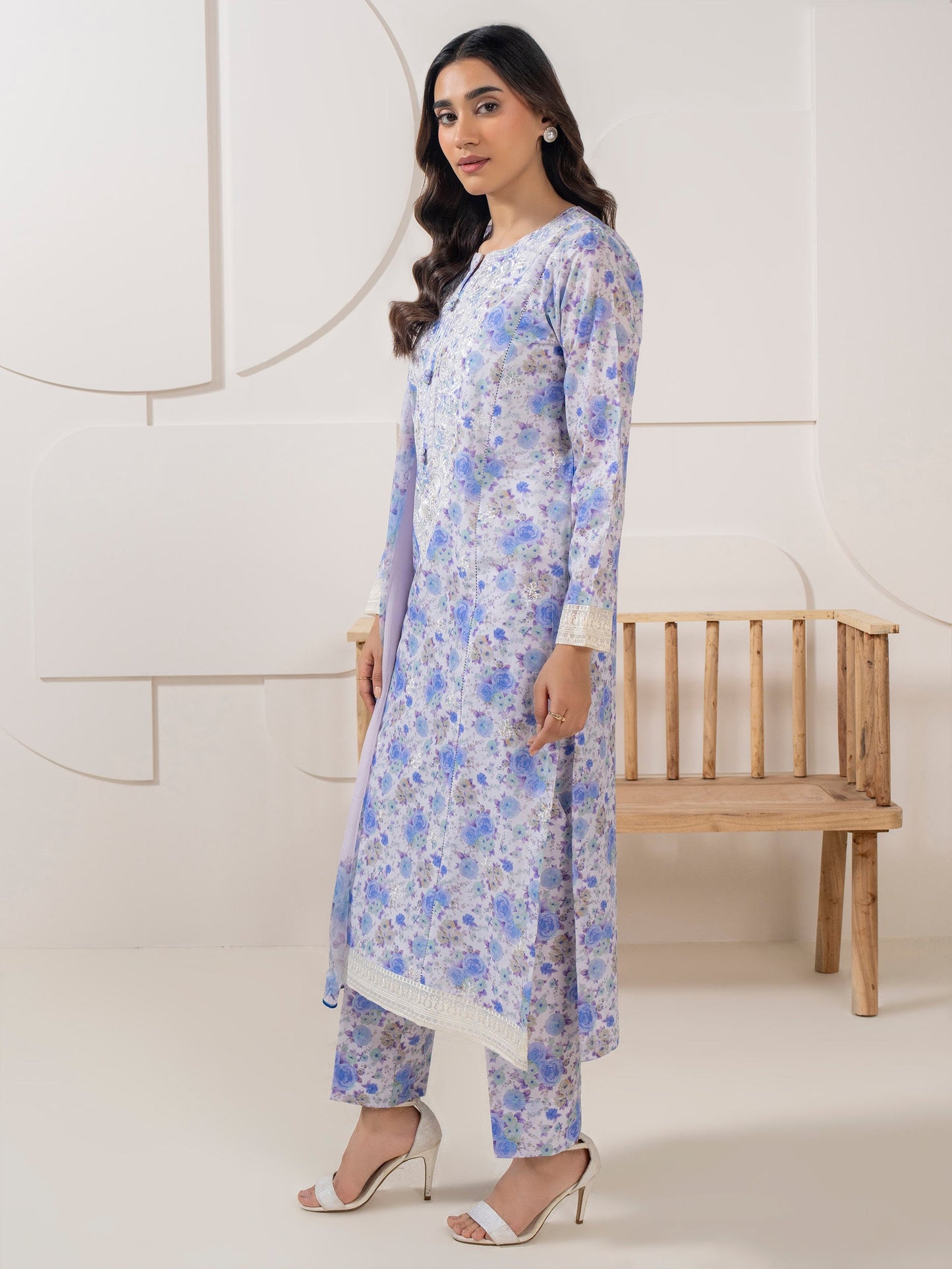 3 Piece Lawn Suit-Embroidered (Pret)