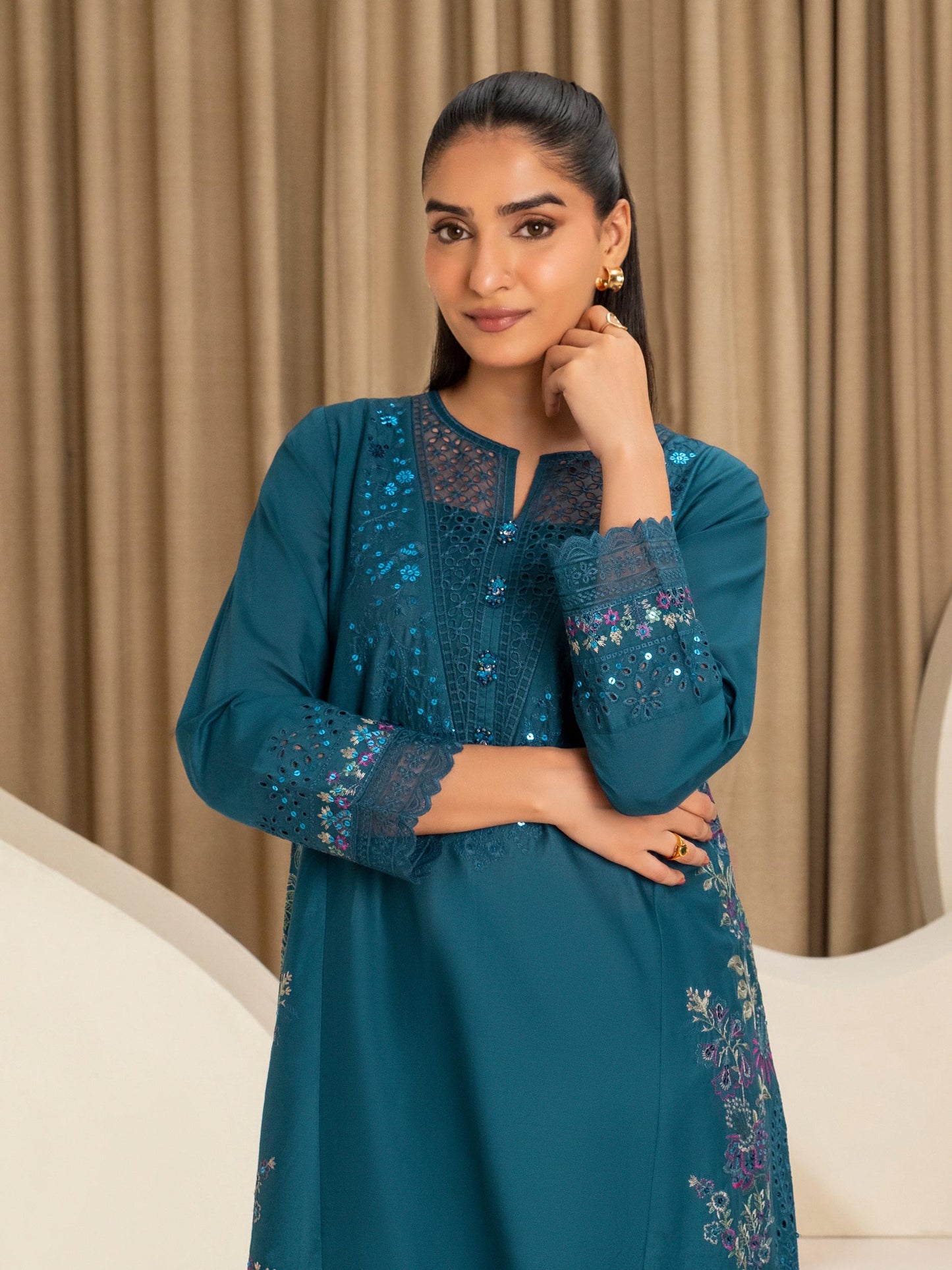 2 Piece Lawn Suit-Embroidered (Pret)