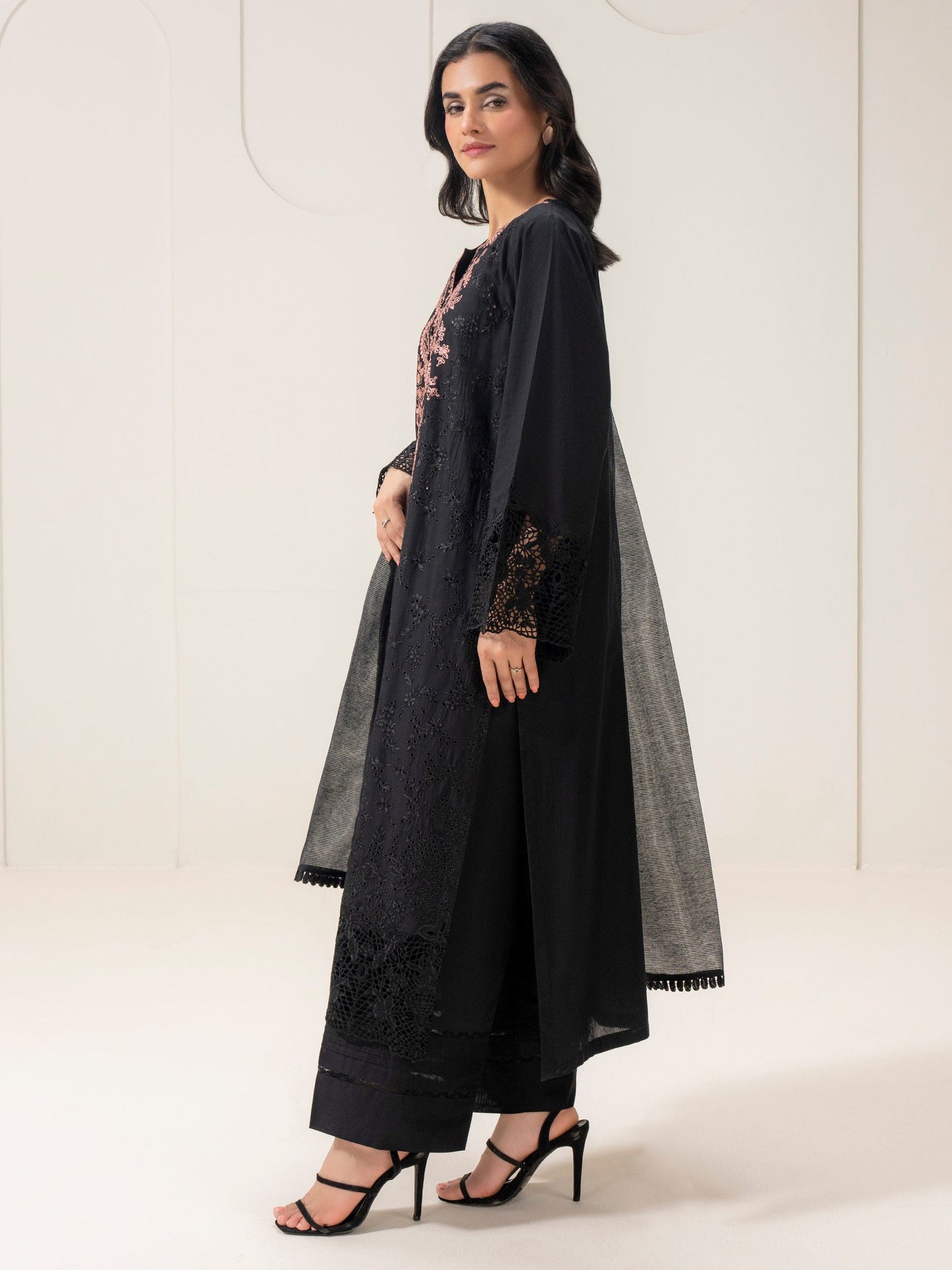 3 Piece Lawn Suit-Embroidered (Pret)