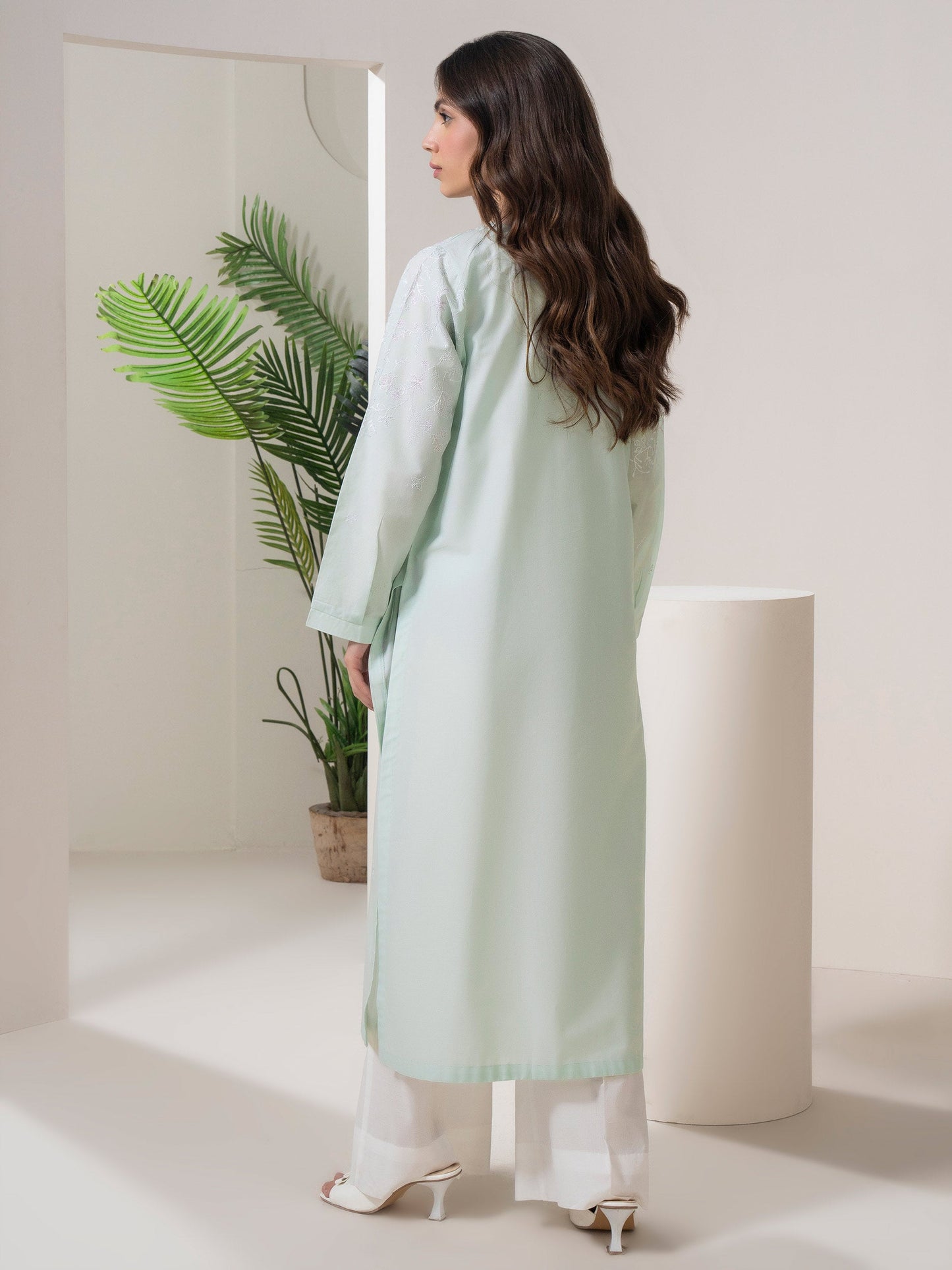 Embroidered Lawn Shirt (Pret)