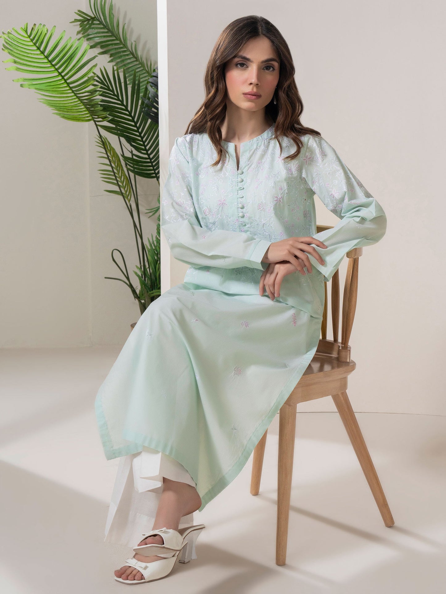 Embroidered Lawn Shirt (Pret)