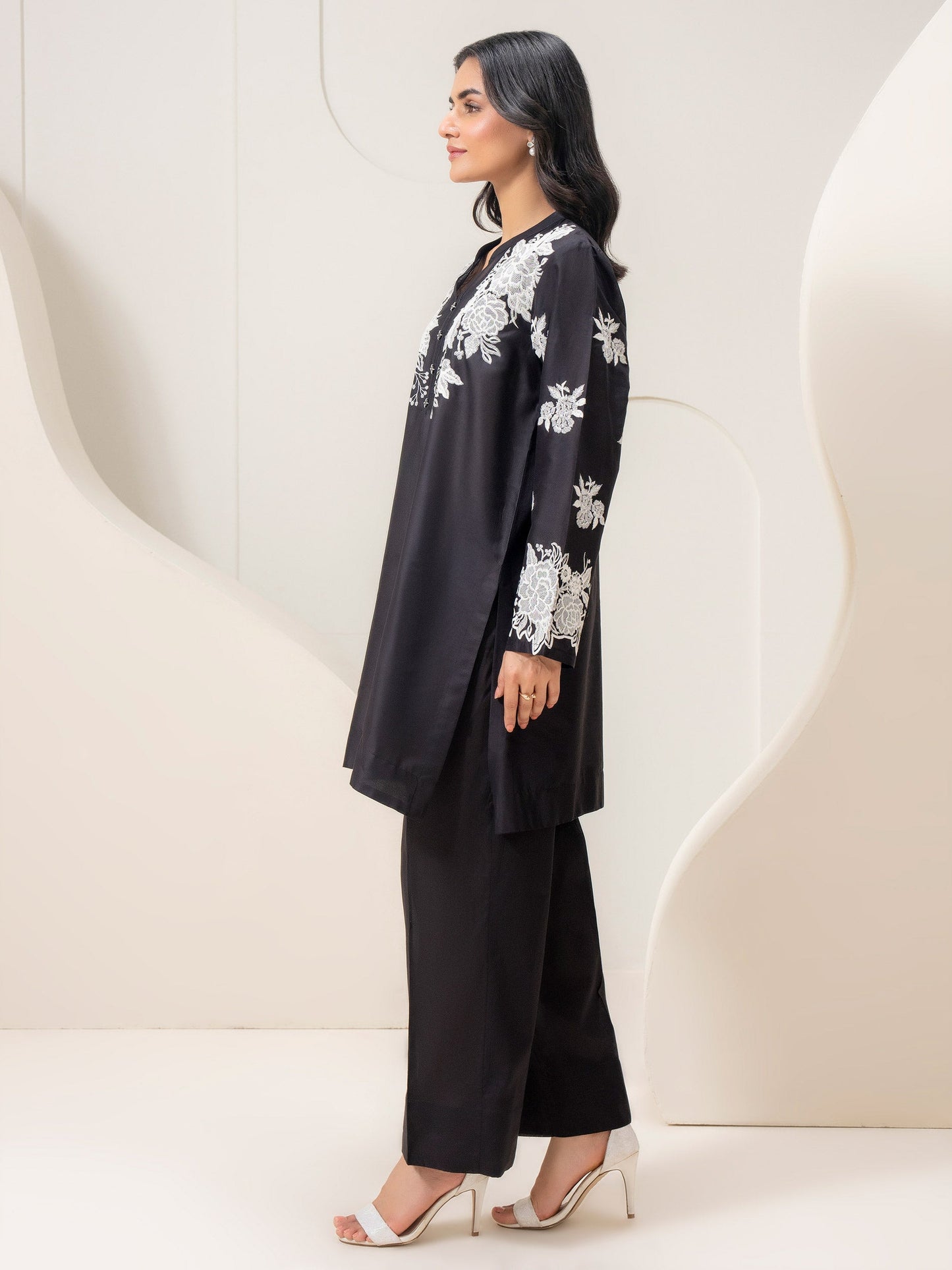 Lawn Co-Ord Set-Embroidered (Pret)