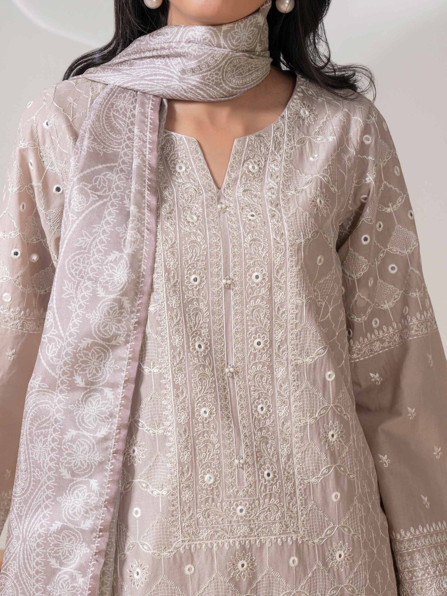 3 Piece Lawn Suit-Embroidered (Pret)