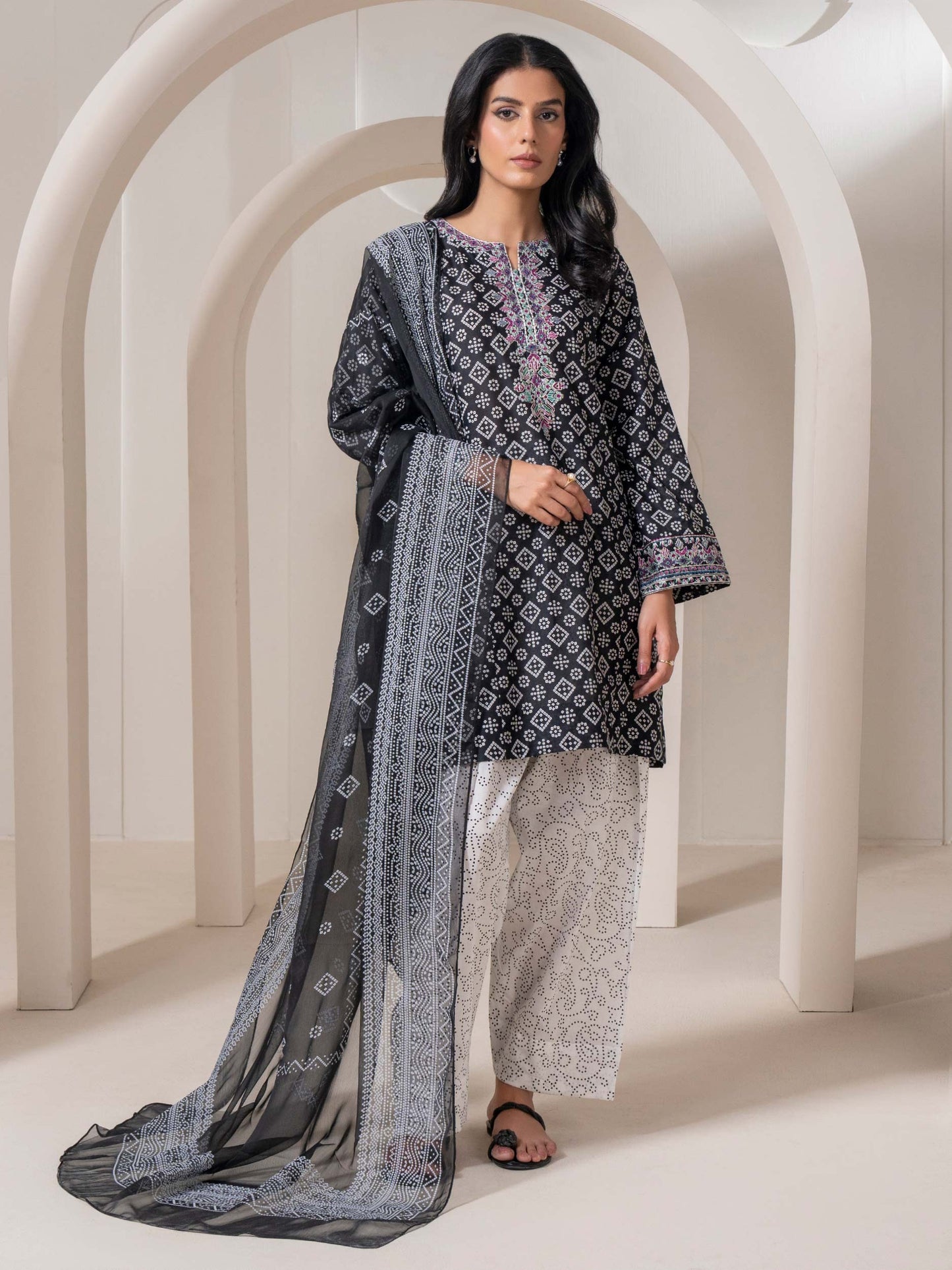 3 Piece Lawn Suit-Embroidered (Pret)