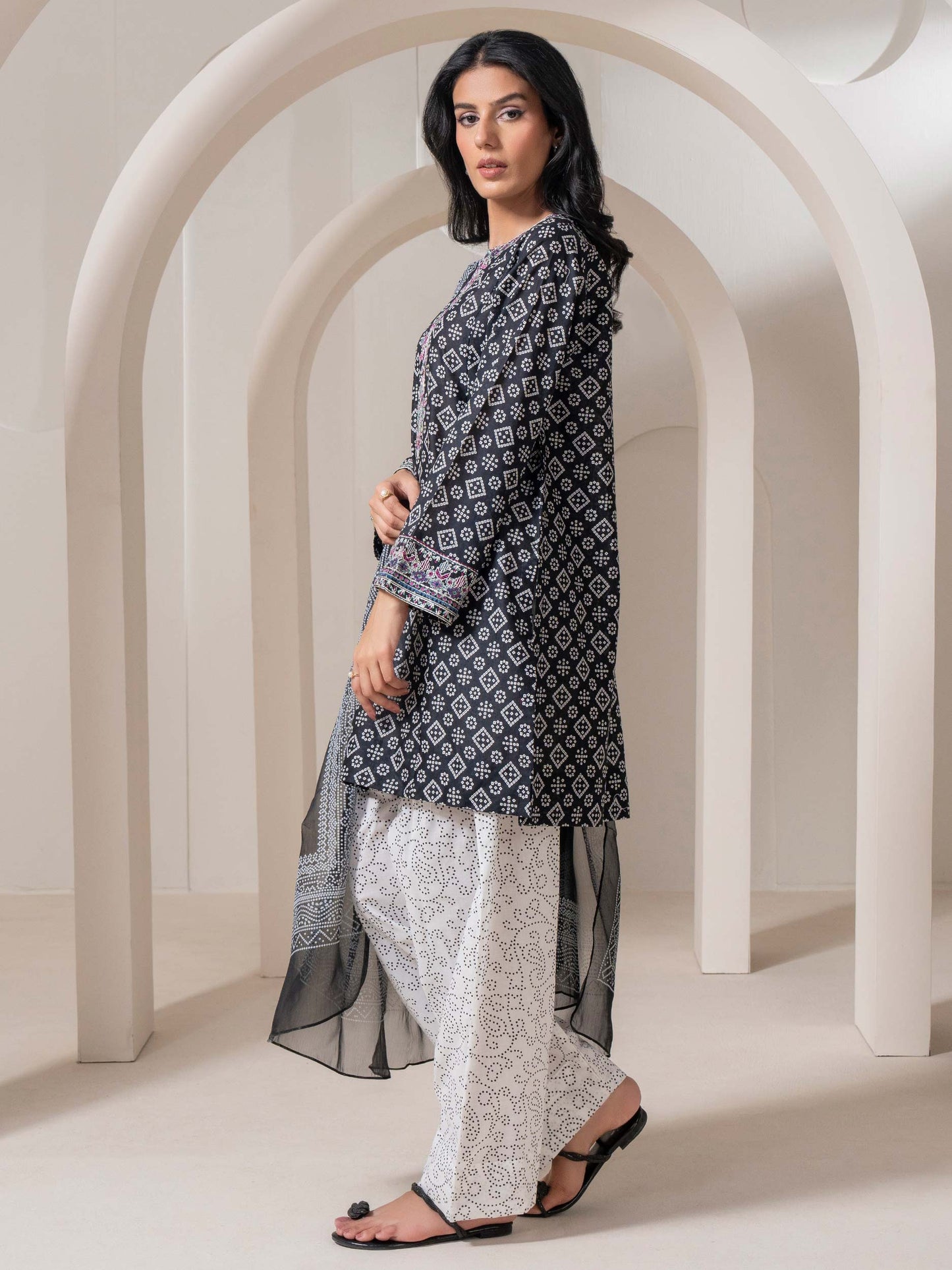 3 Piece Lawn Suit-Embroidered (Pret)