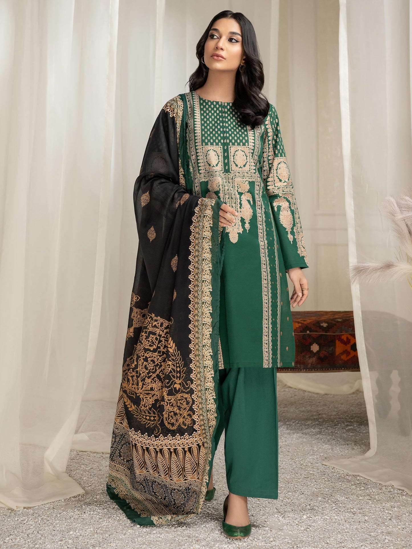 3 Piece Lawn Suit-Pasted (Unstitched)