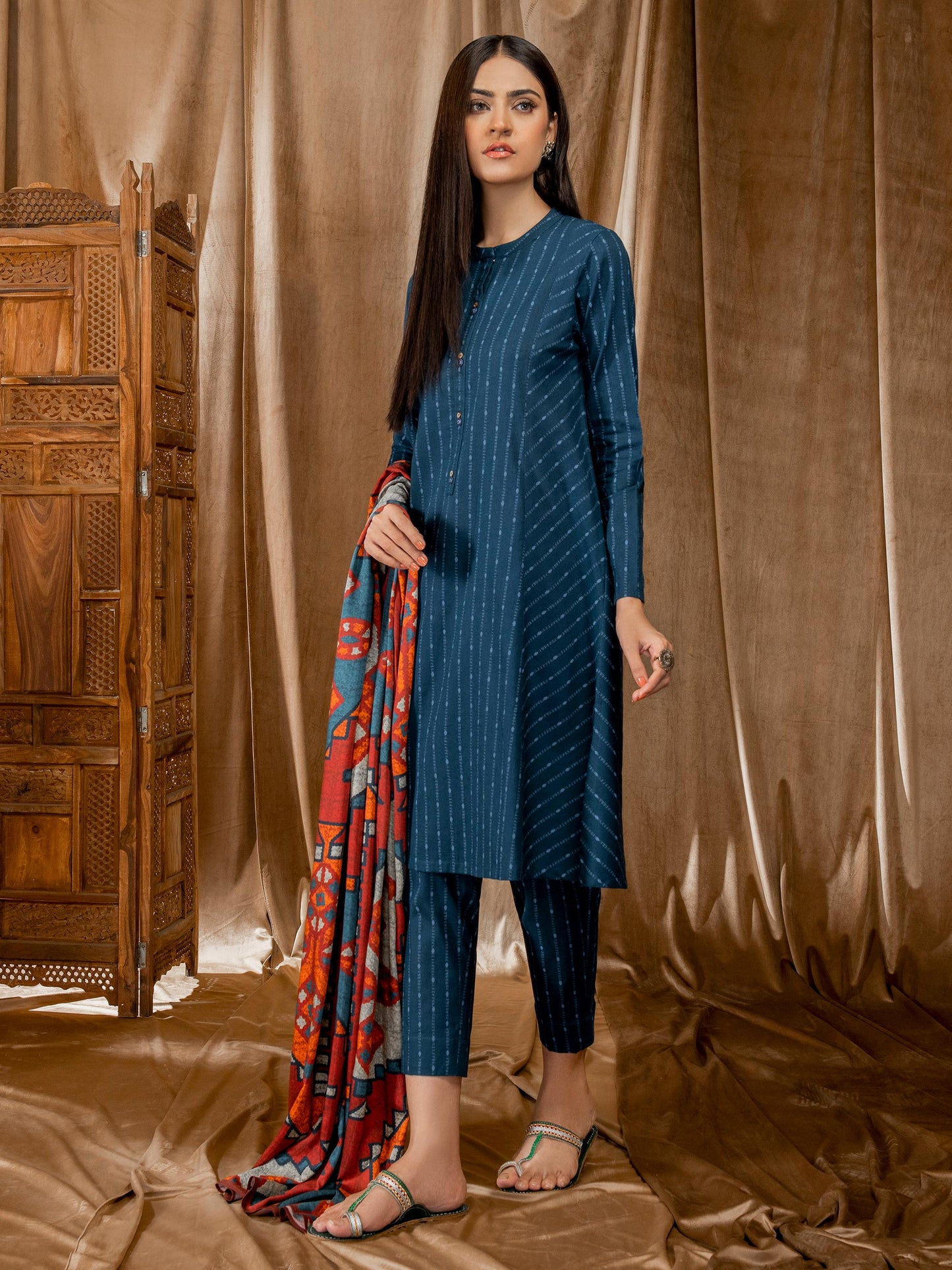 3 Piece Khaddar Suit-Printed (Unstitched)