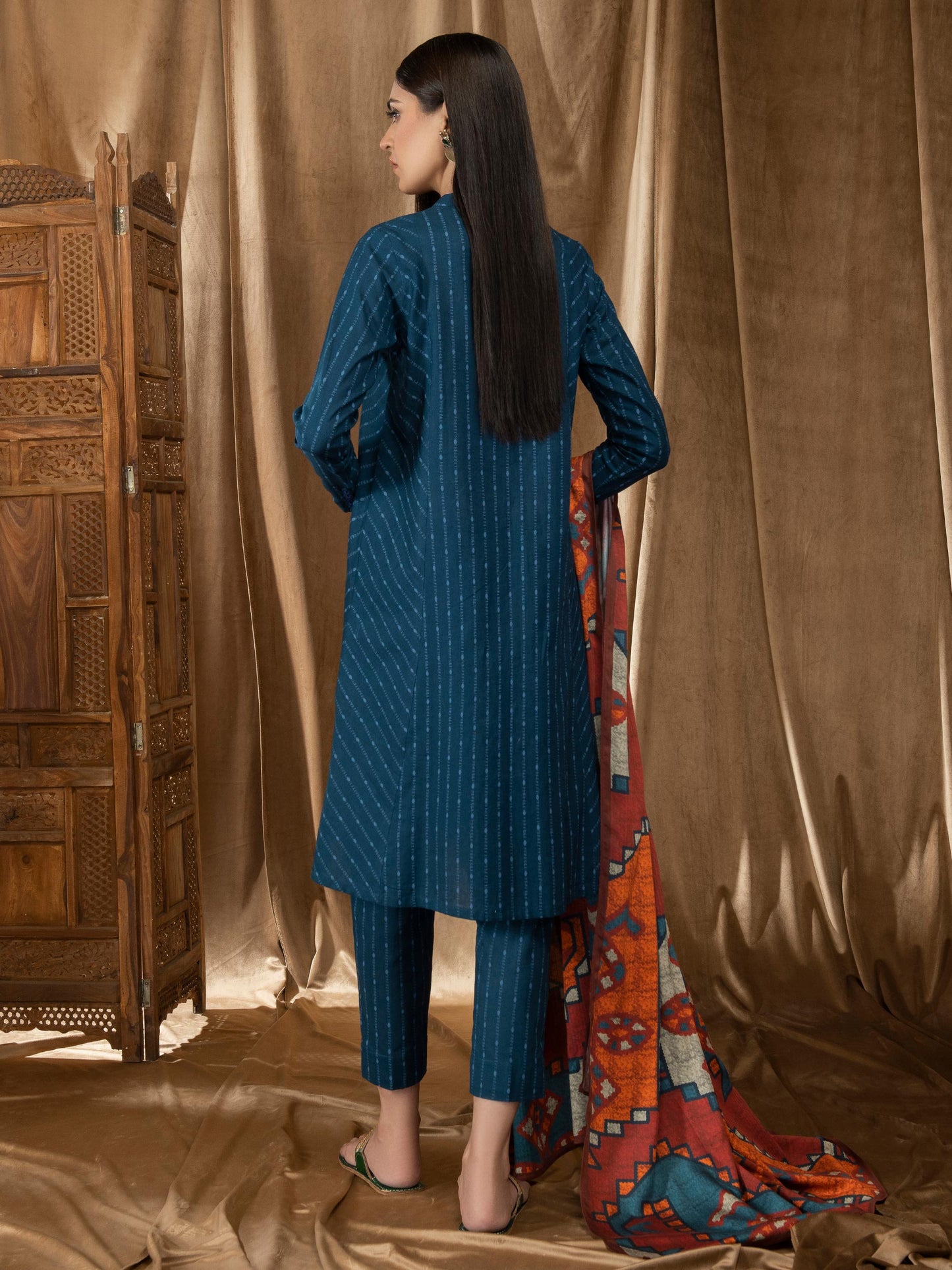 3 Piece Khaddar Suit-Printed (Unstitched)