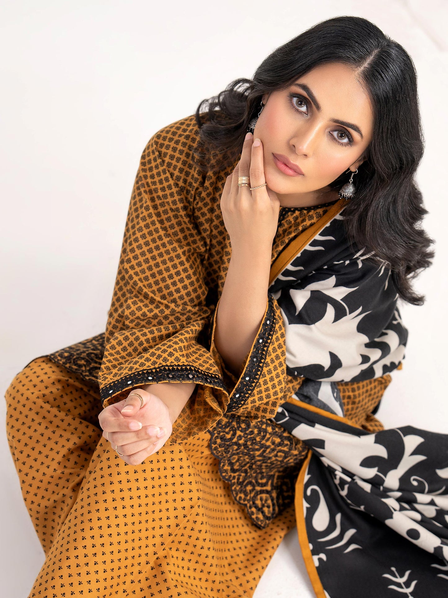 3 Piece Khaddar Suit-Embroidered (Unstitched)