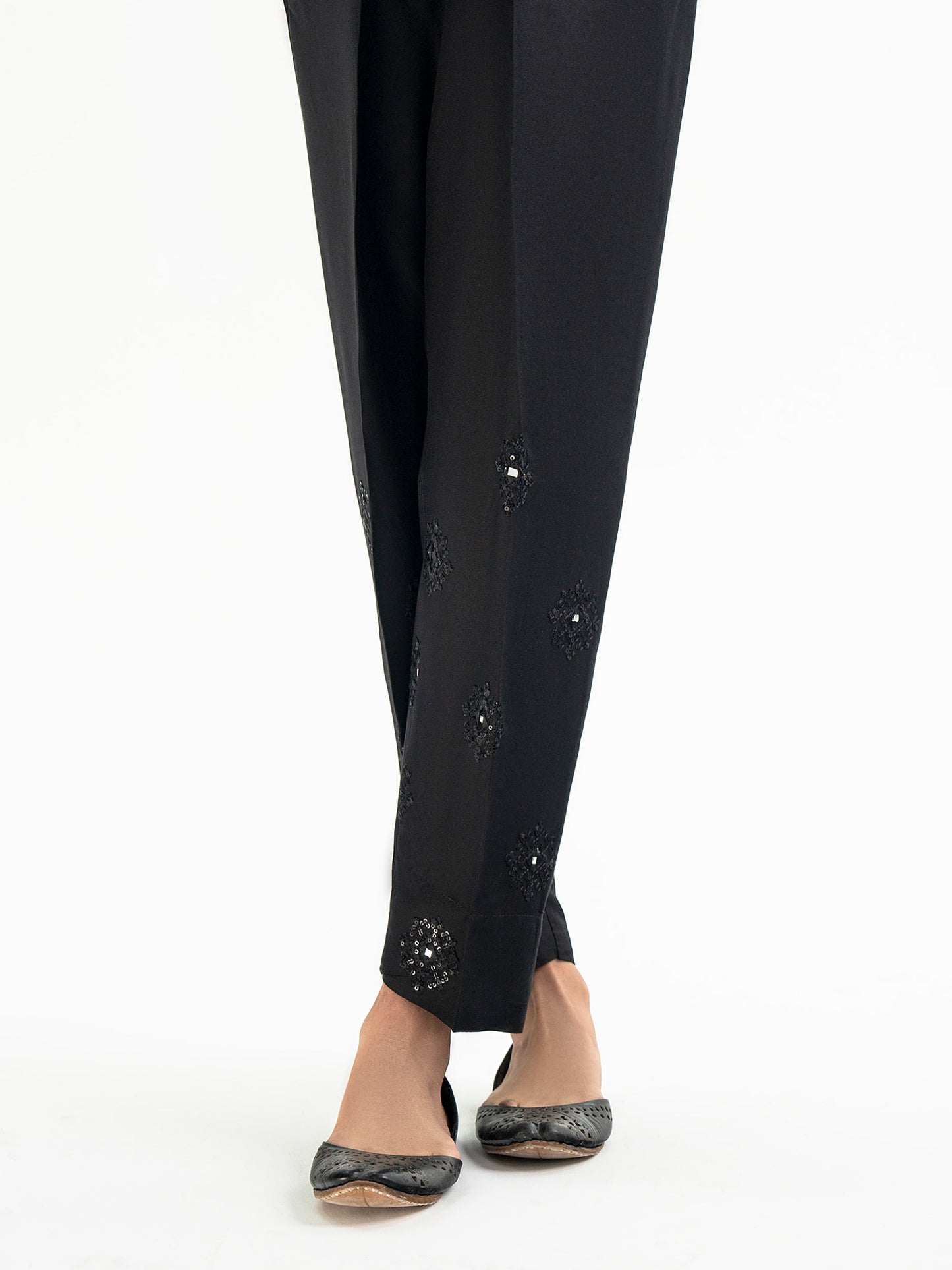 Embroidered Crepe Trouser (Pret)