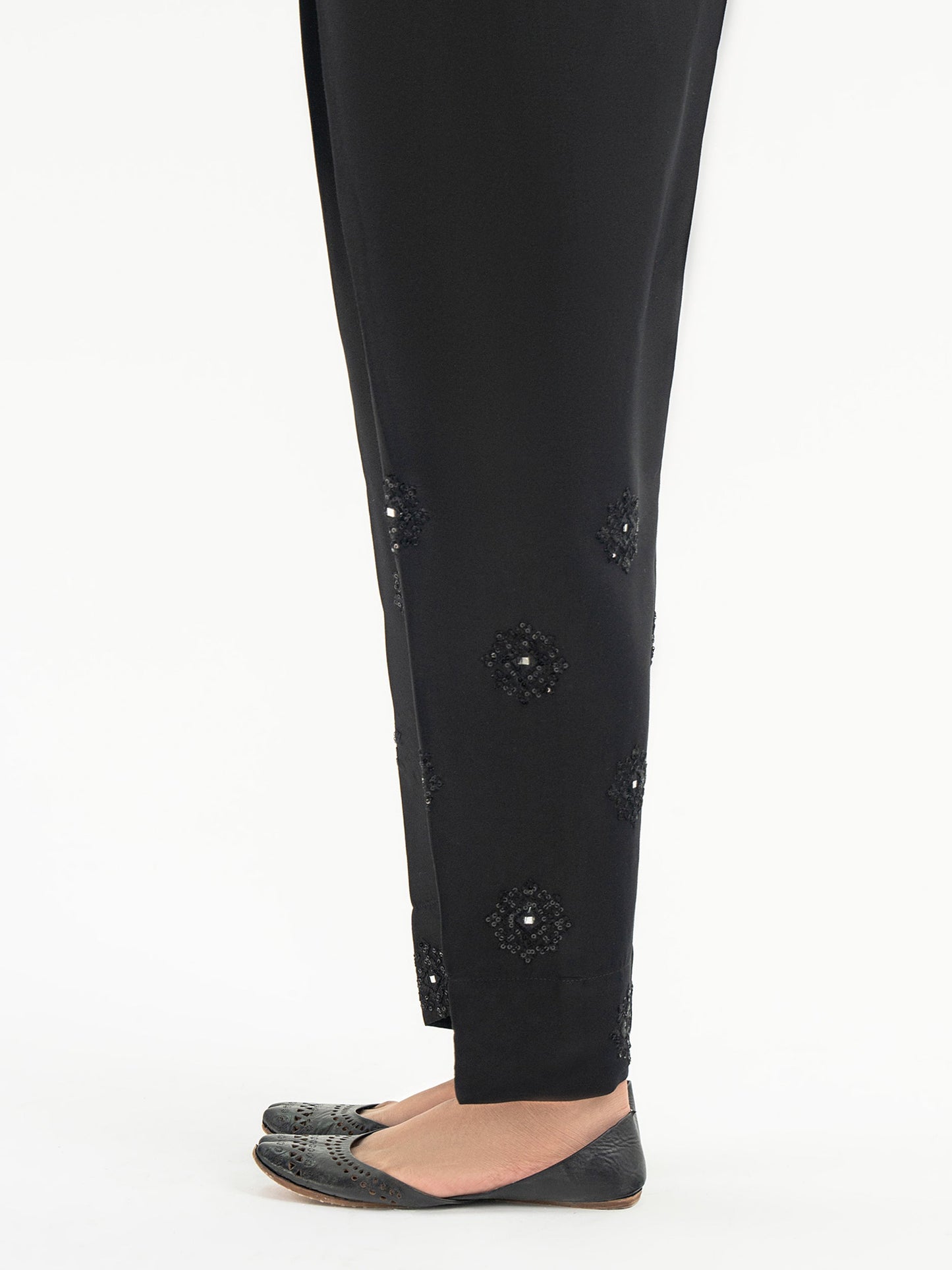 Embroidered Crepe Trouser (Pret)