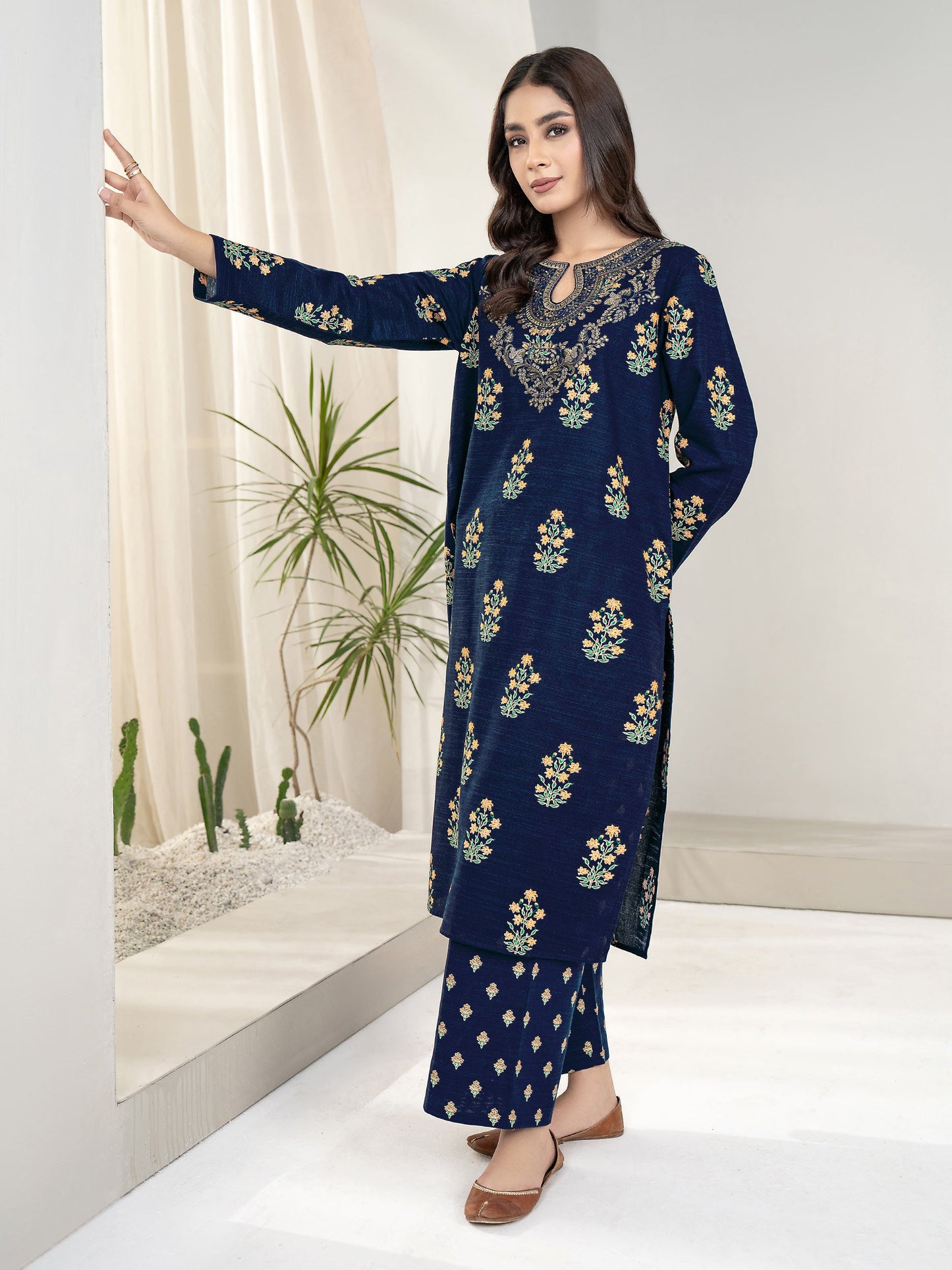 2 Piece Khaddar Suit-Embroidered(Unstitched)