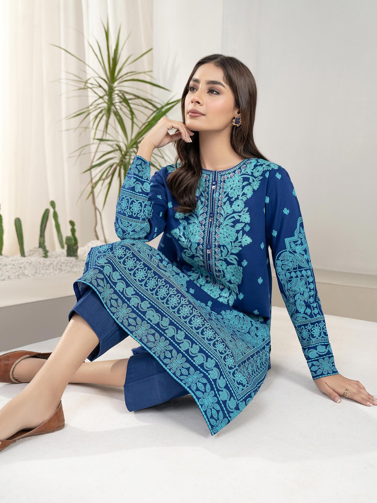 2 Piece Khaddar Suit-Embroidered(Unstitched)