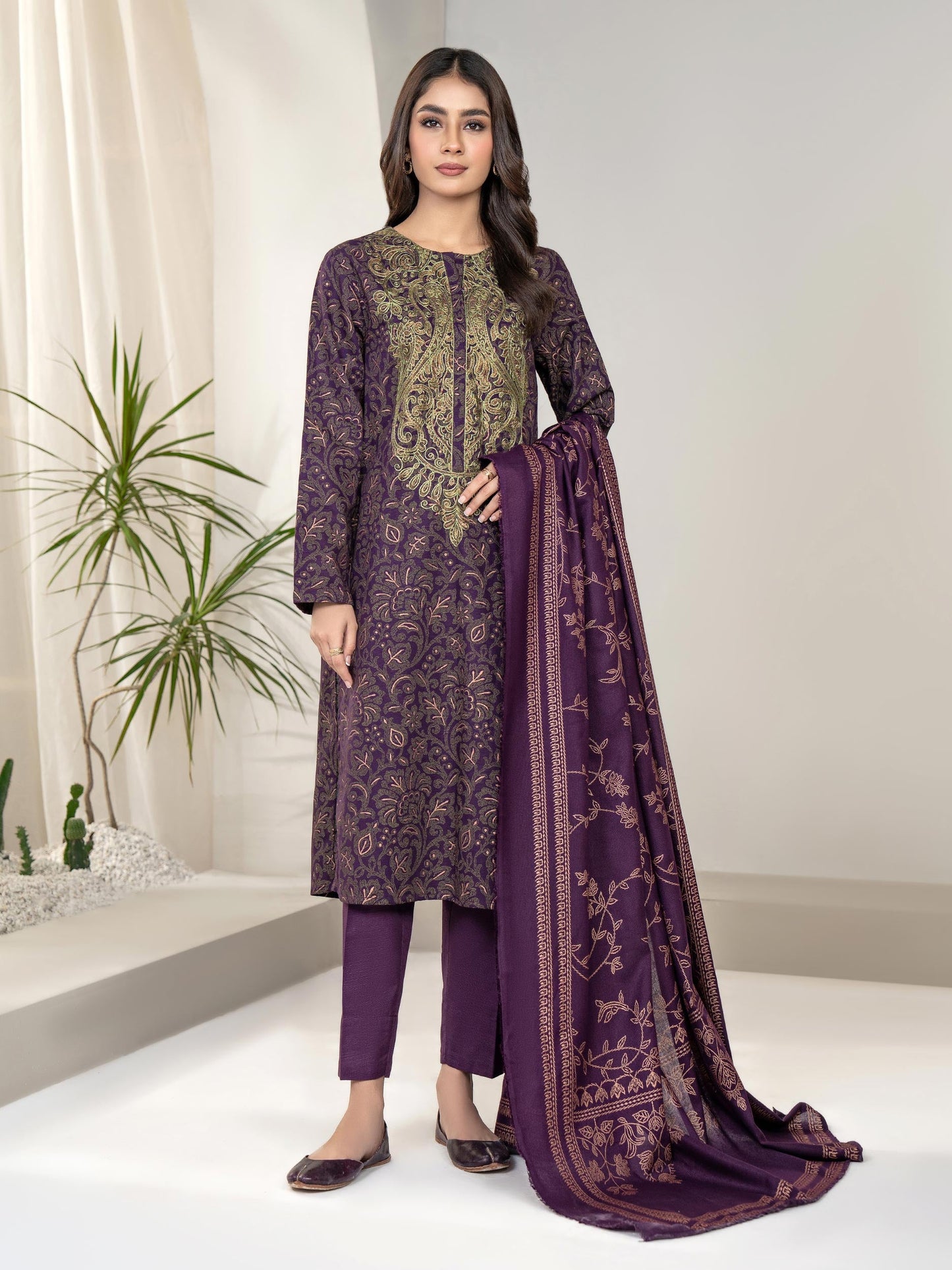 3 Piece Khaddar Suit-Embroidered (Unstitched)