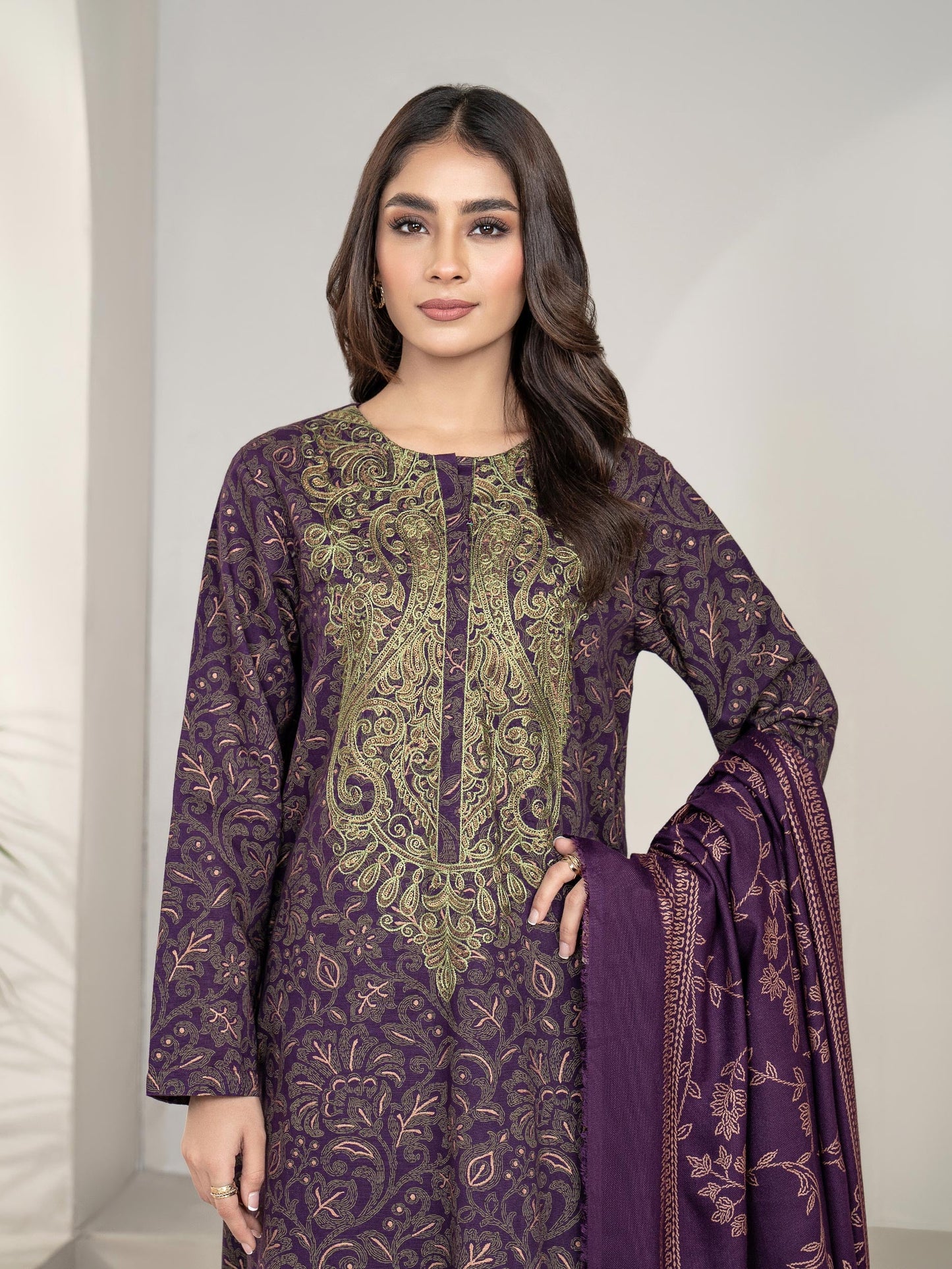3 Piece Khaddar Suit-Embroidered (Unstitched)