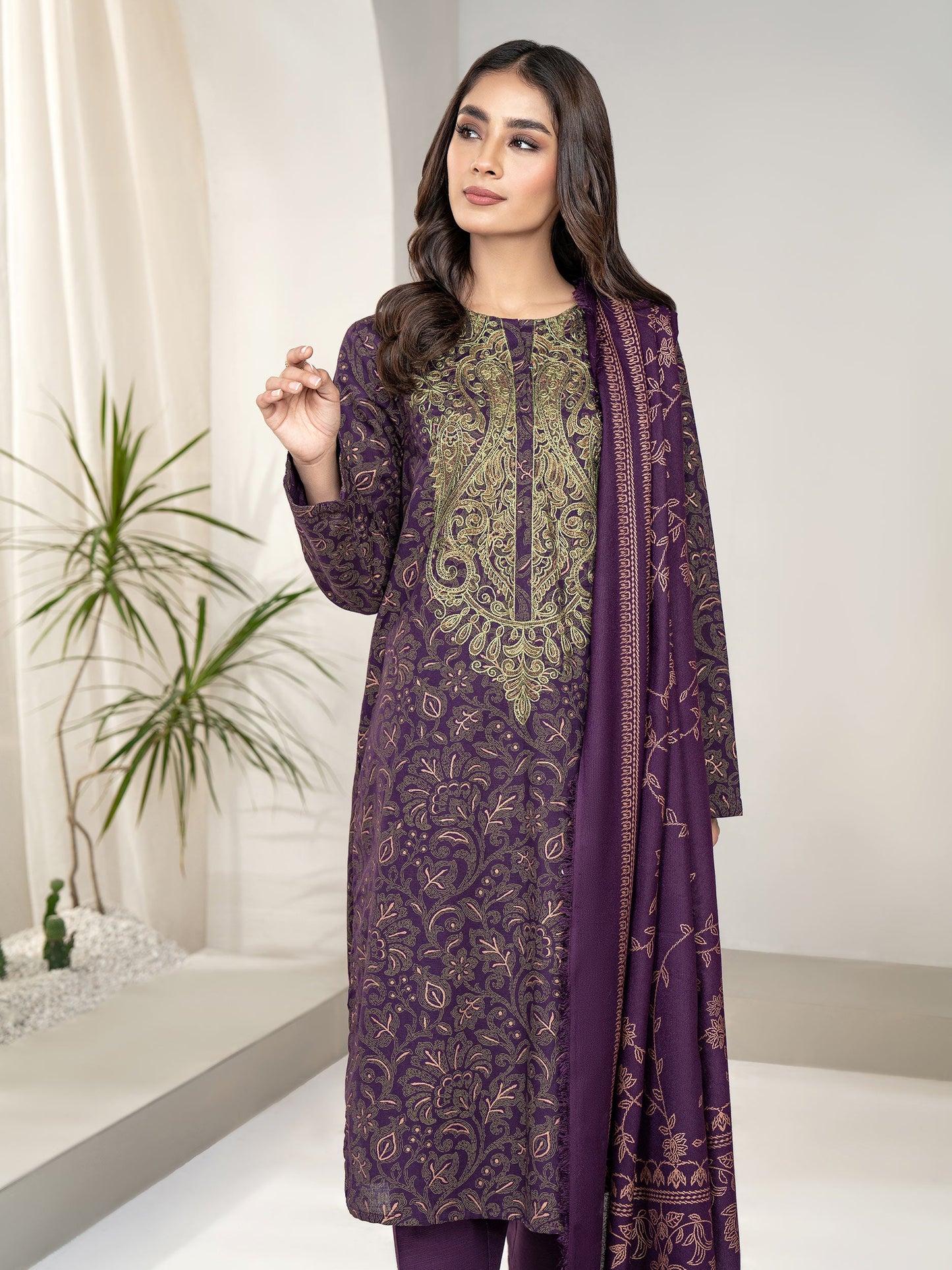 3 Piece Khaddar Suit-Embroidered (Unstitched)