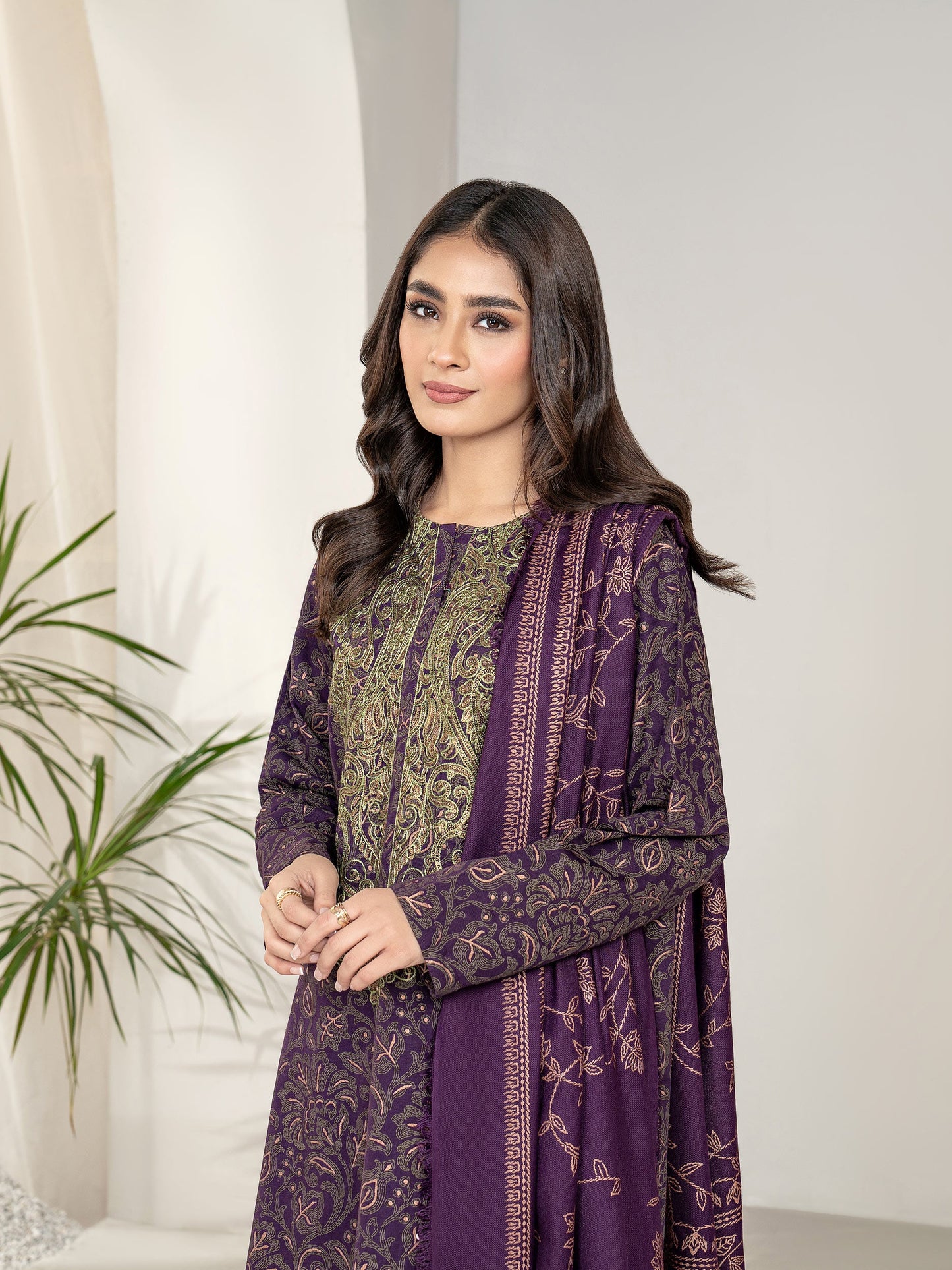 3 Piece Khaddar Suit-Embroidered (Unstitched)