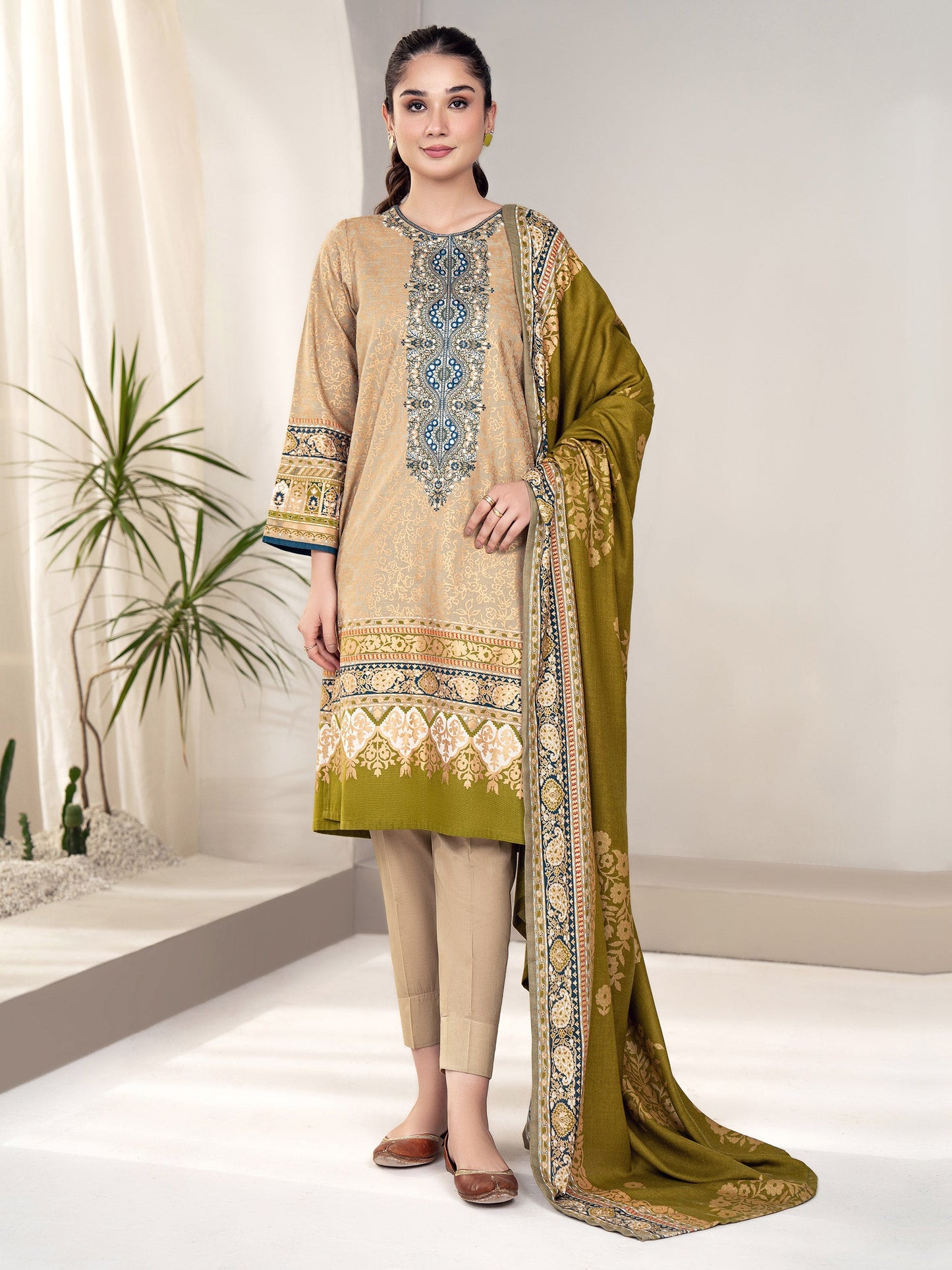 2 Piece Khaddar Suit-Embroidered (Unstitched)