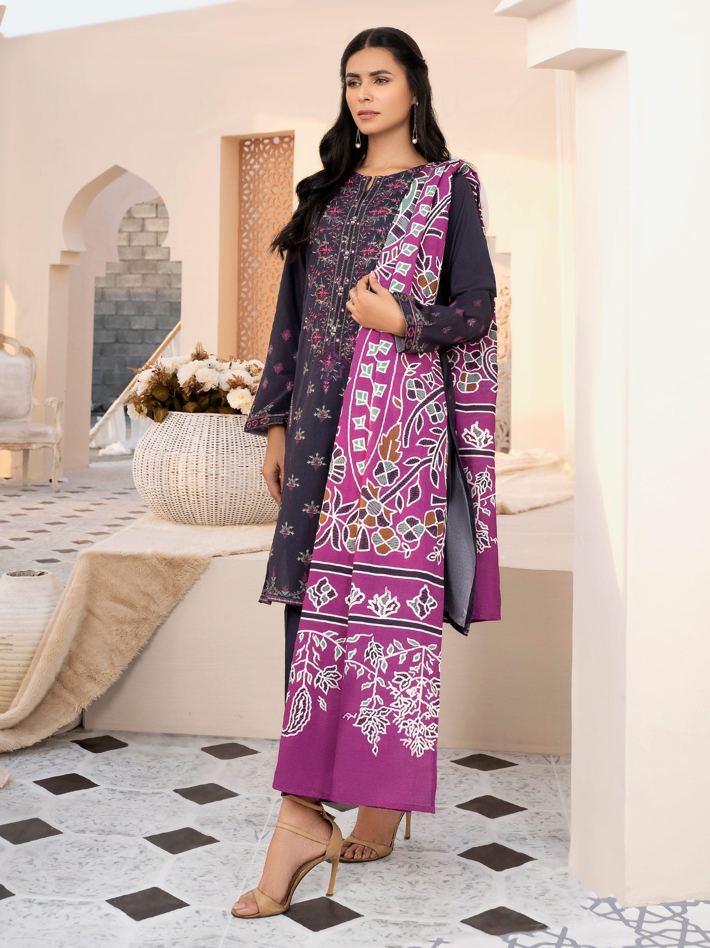 2 Piece Embroidered Winter Cotton Suit (Unstitched)