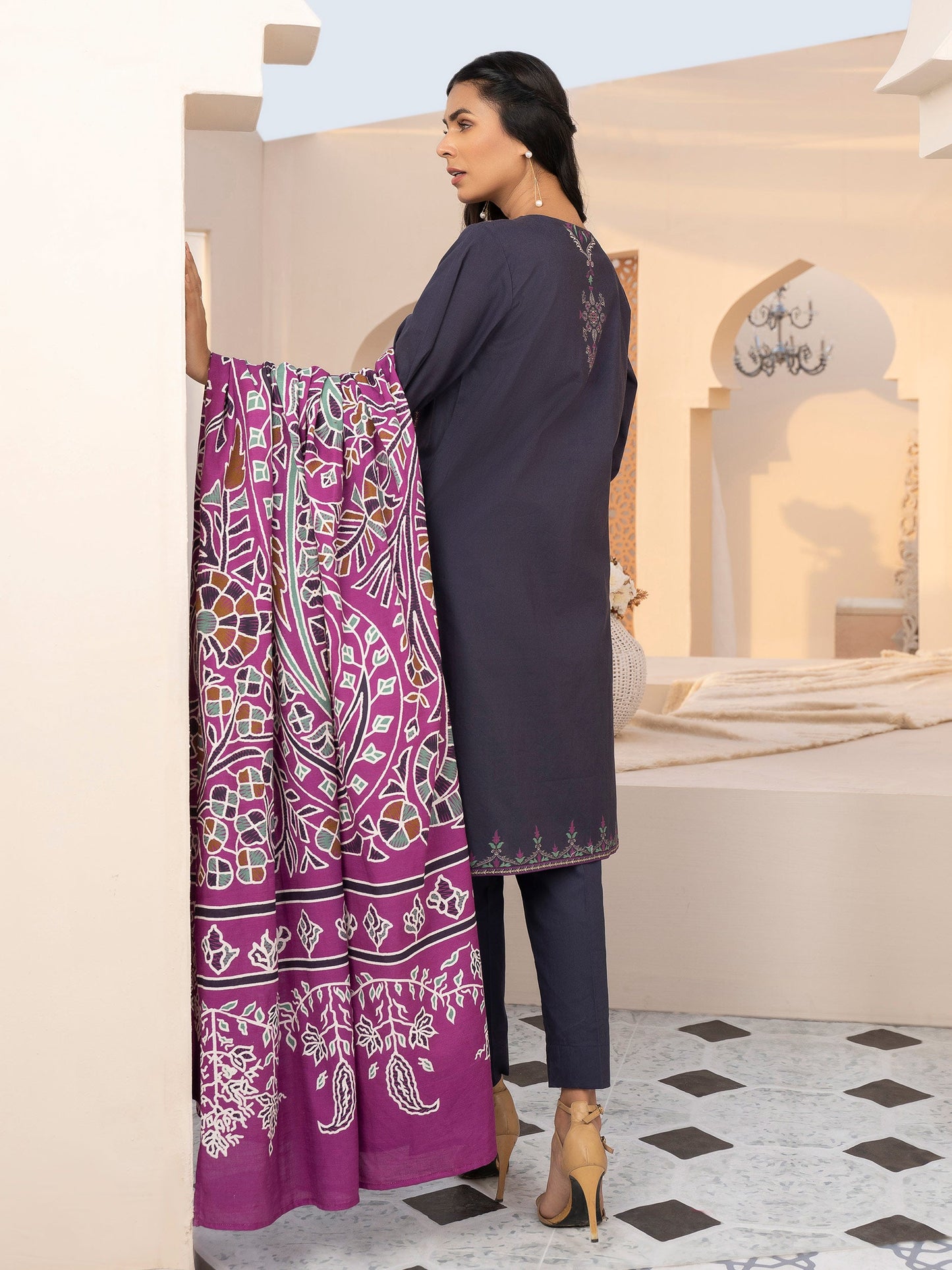 2 Piece Embroidered Winter Cotton Suit (Unstitched)
