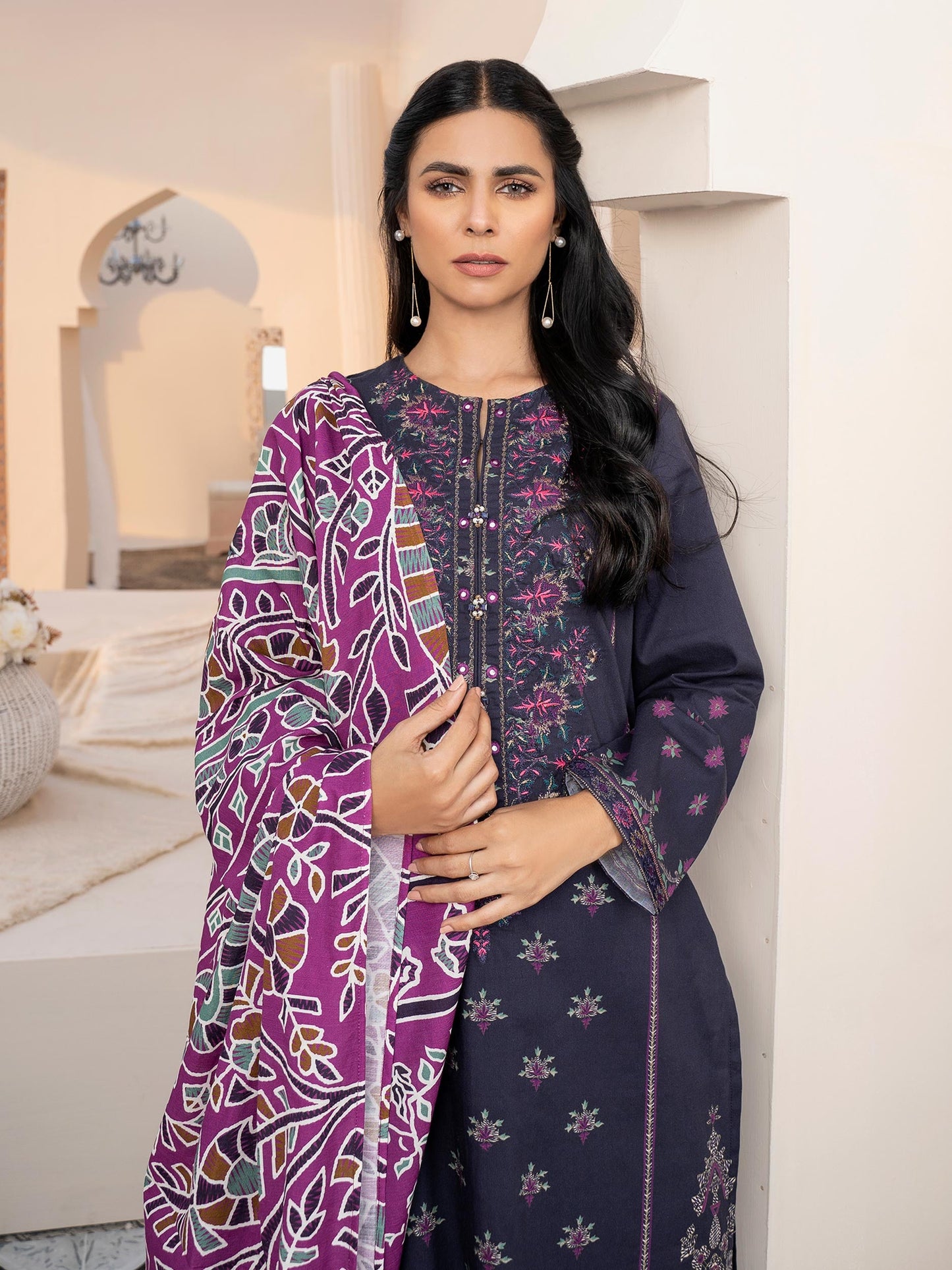 2 Piece Embroidered Winter Cotton Suit (Unstitched)