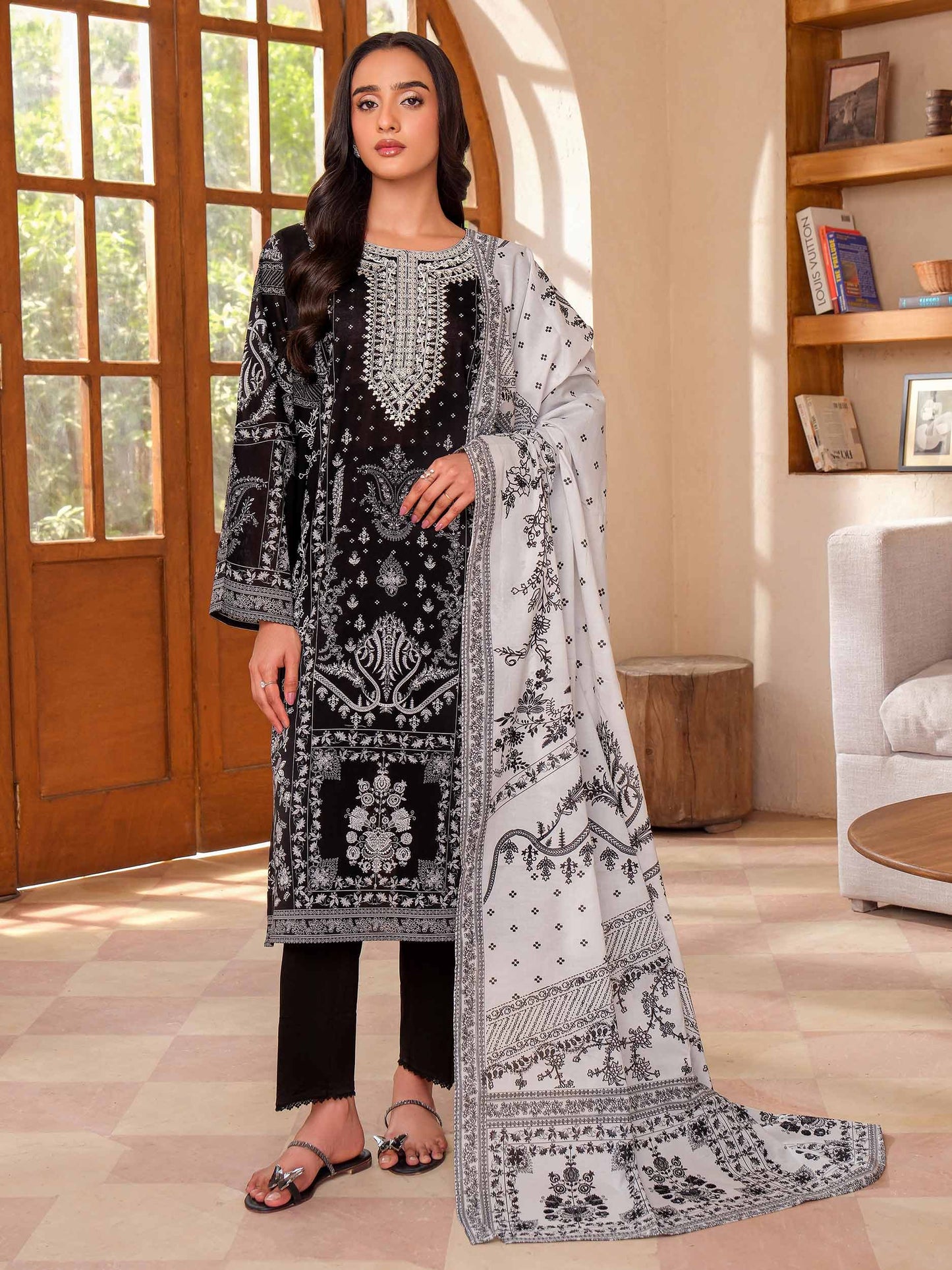 3 Piece Lawn Suit-Embroidered (Unstitched)