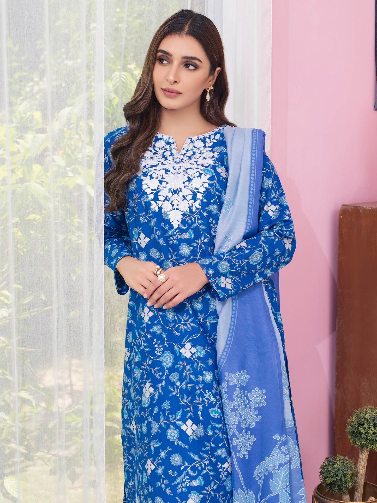 2 Piece Lawn Suit-Embroidered (Unstitched)