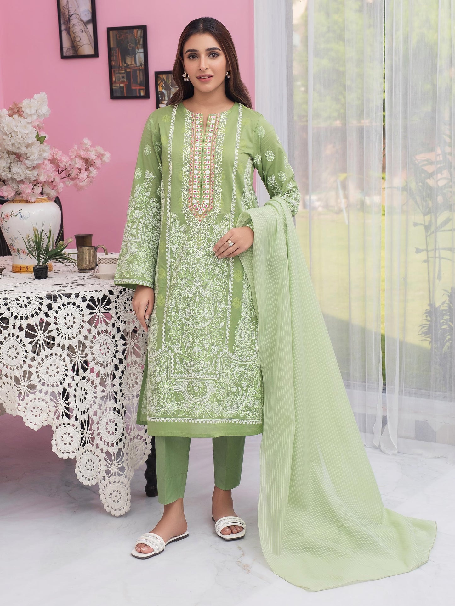 3 Piece Lawn Suit-Embroidered (Unstitched)