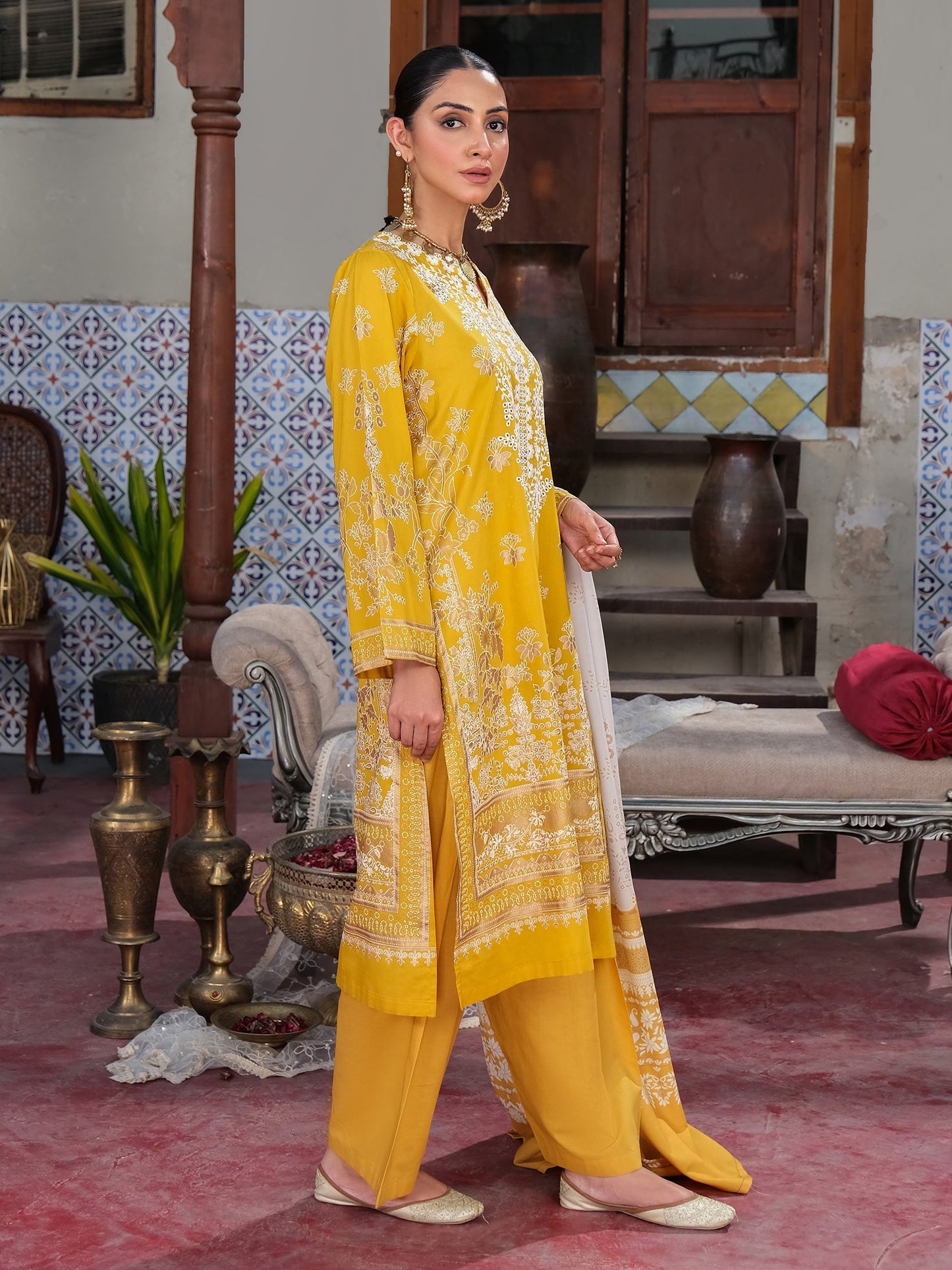 3 Piece Lawn Suit-Embroidered (Unstitched)
