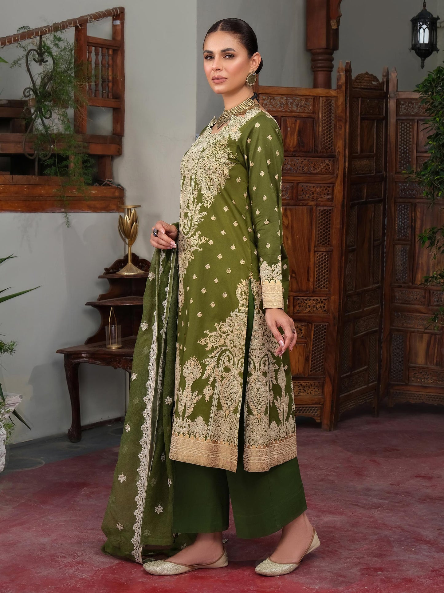 3 Piece Lawn Suit-Embroidered (Unstitched)