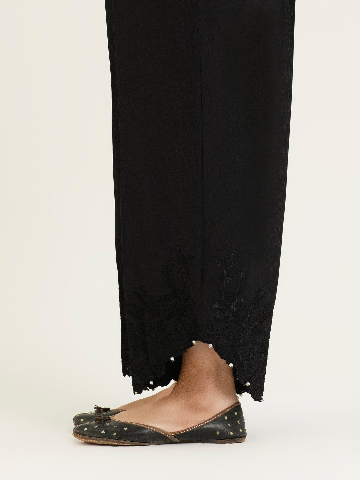 Embroidered Cambric Trouser(Pret)