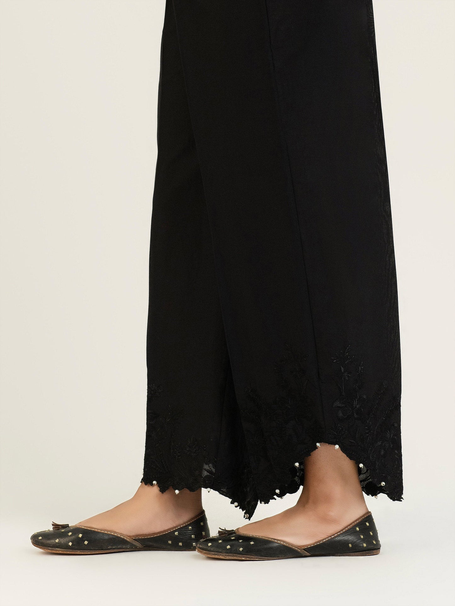 Embroidered Cambric Trouser(Pret)