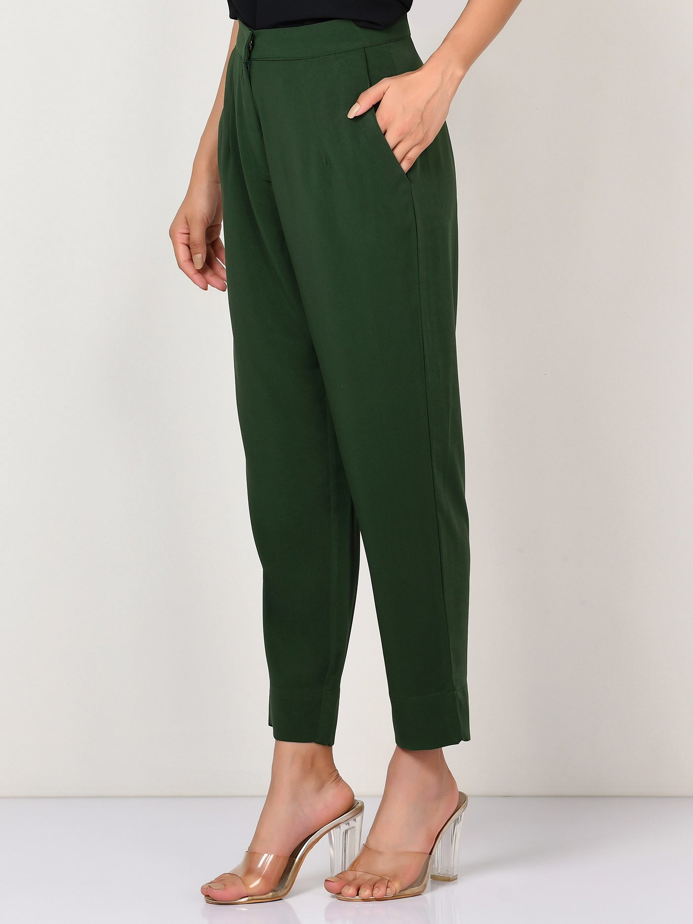 Pocketed Grip Trouser
