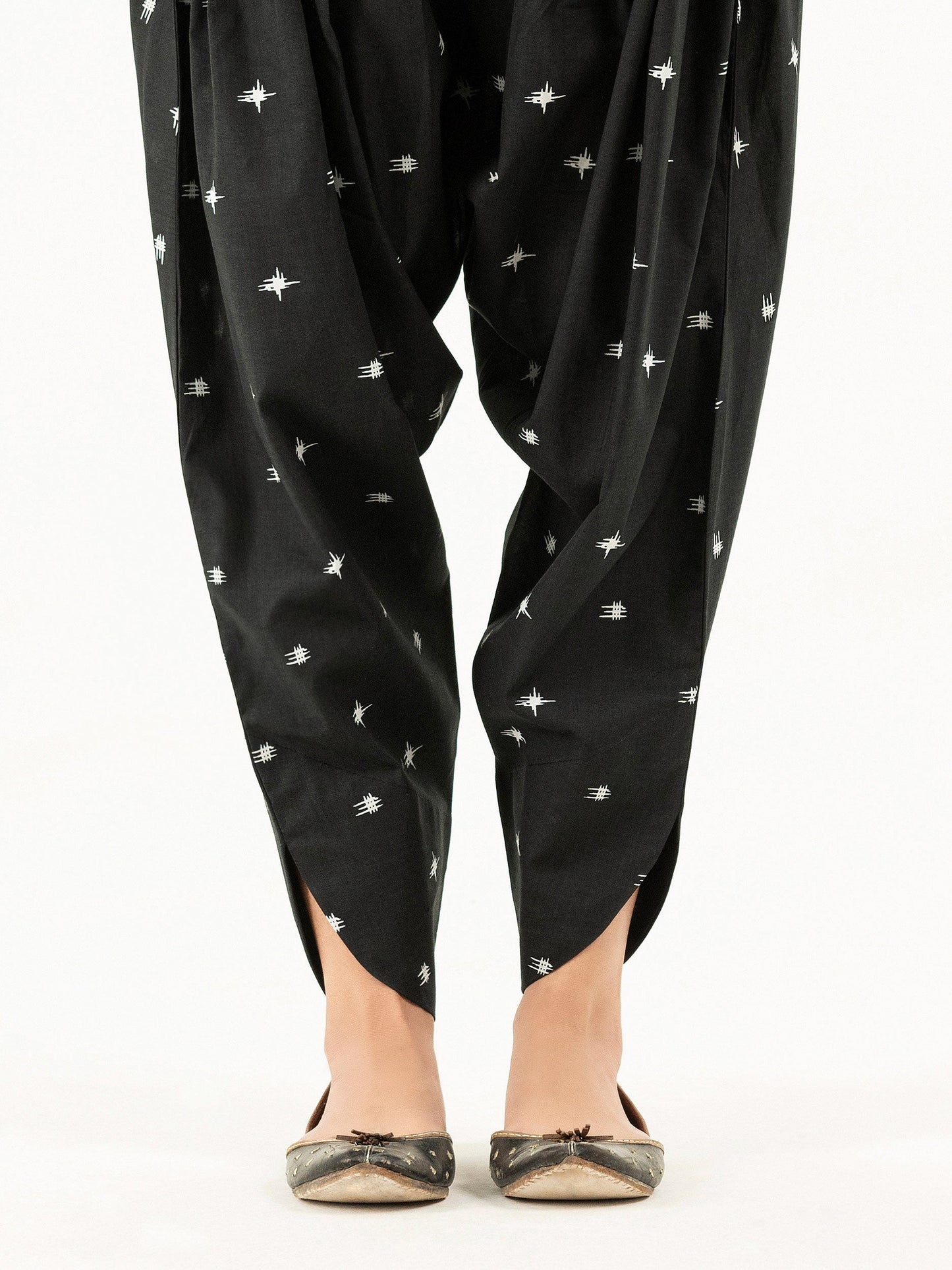 Cambric Tulip Shalwar