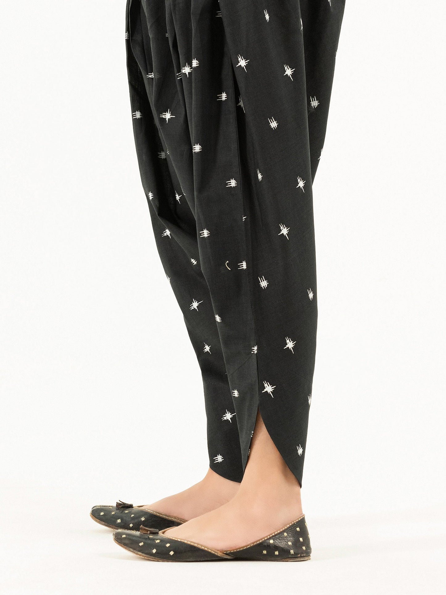 Cambric Tulip Shalwar
