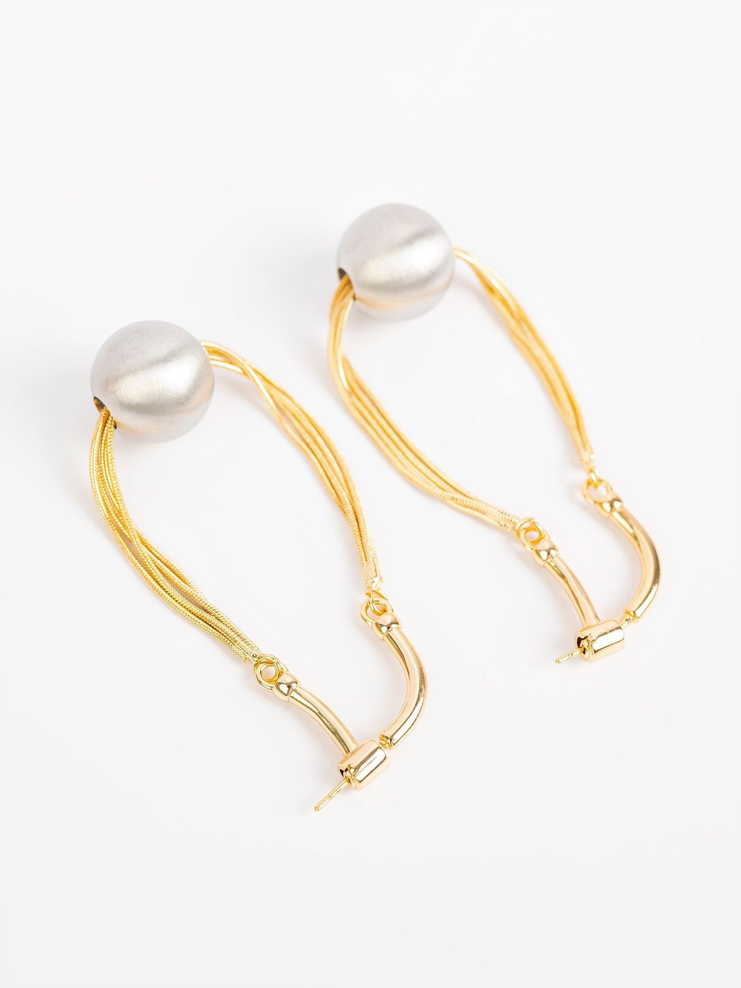 Dangling Mesh Earrings