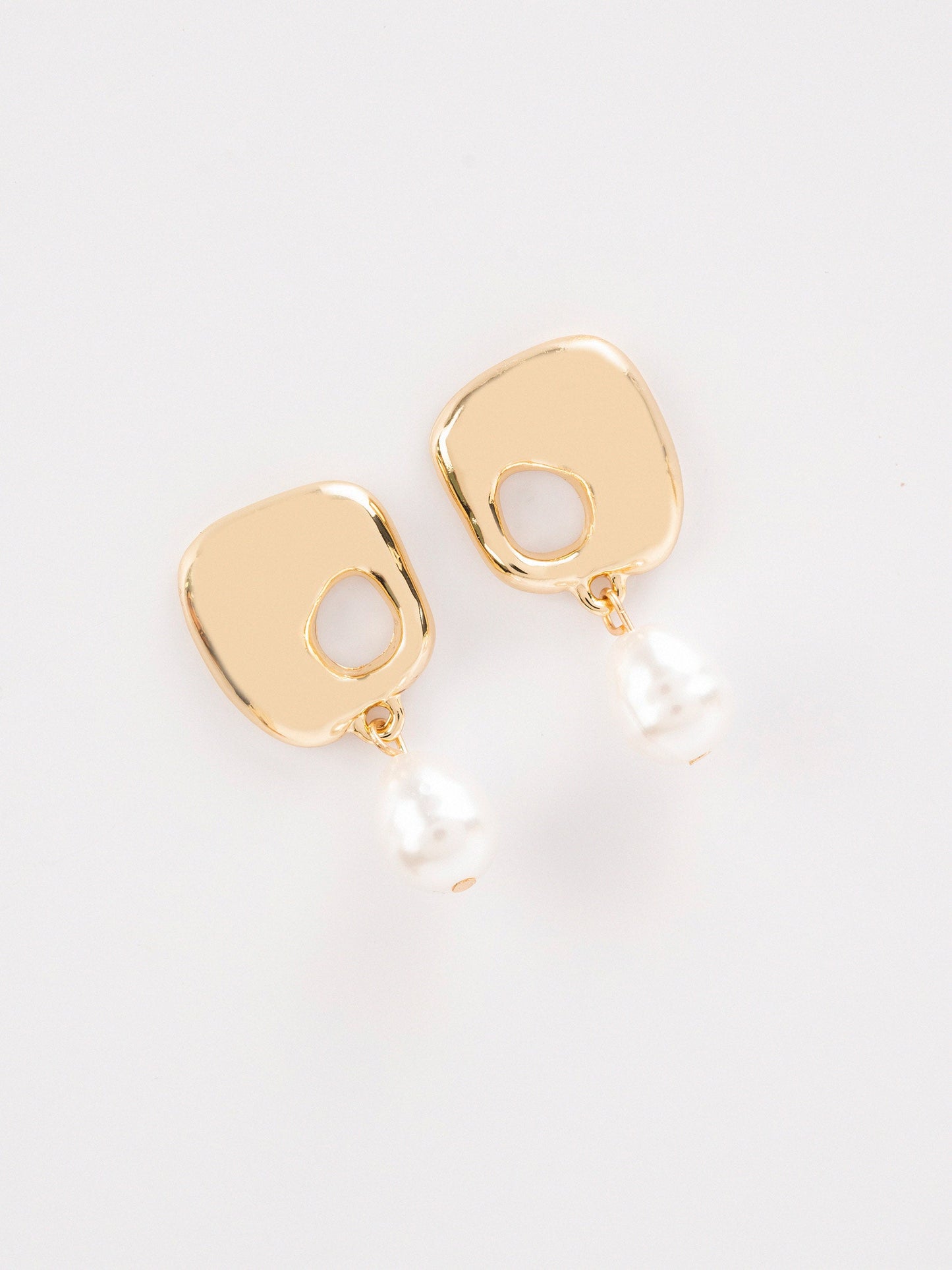 Dangling Pearl Earrings
