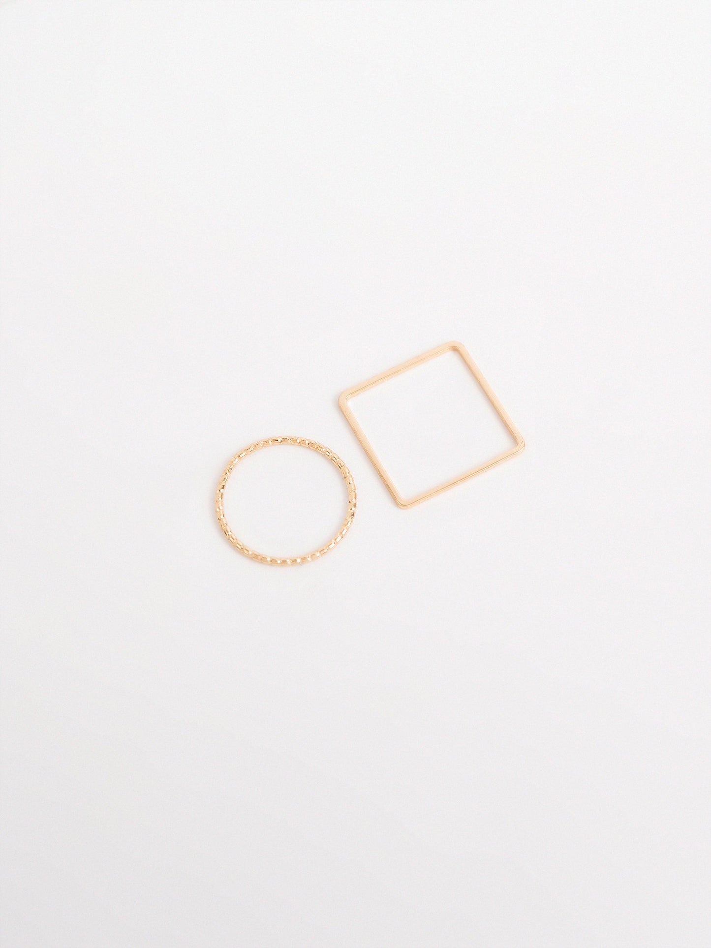 Geometric Ring Set